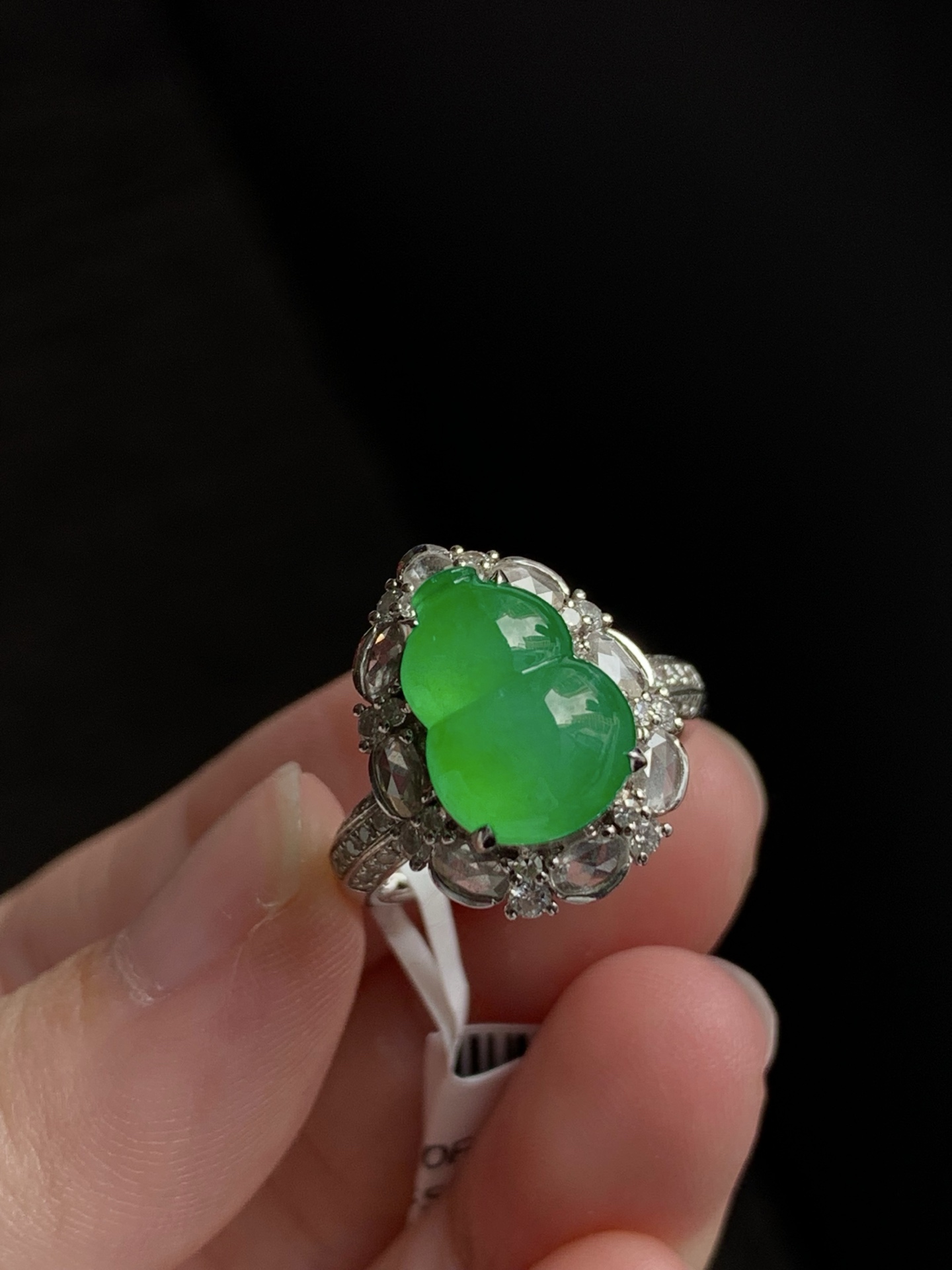 ️【18k金镶嵌葫芦吊坠戒指两用款】种老细腻，色阳浓郁起胶，尺寸：圈口：11.5，成品：24.3*13.2*11.7，裸石：11.7*8.6*4.2,c82830