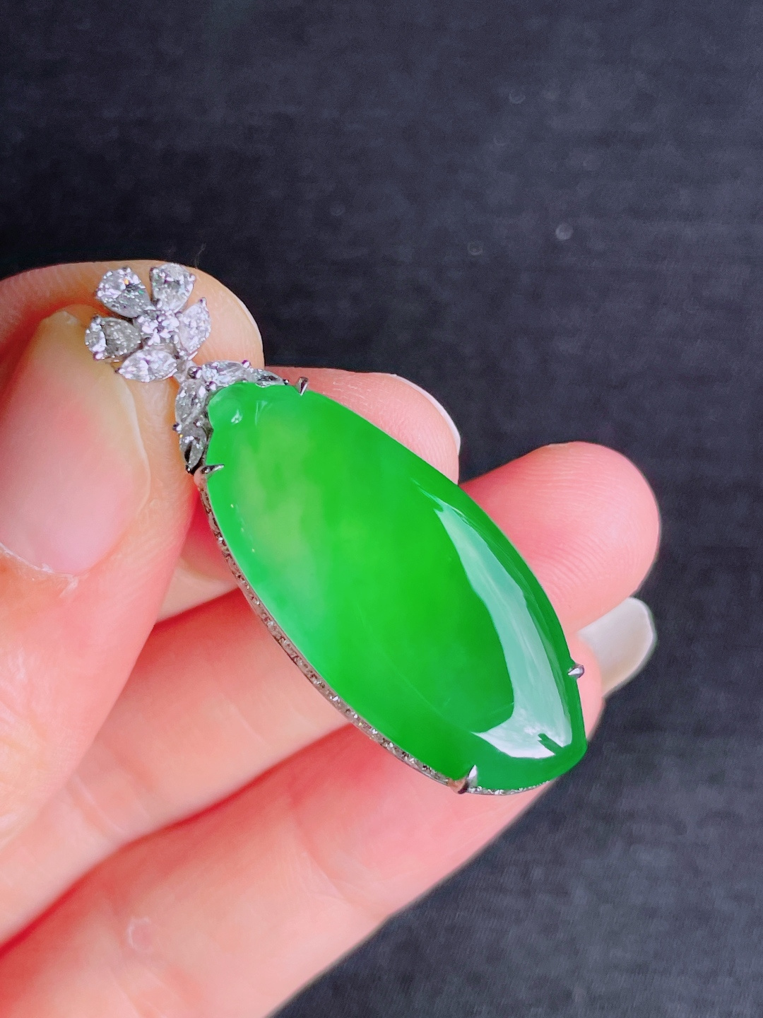 高冰绿福瓜吊坠，晶莹剔透，新颖时尚，品相，31.5-15-4