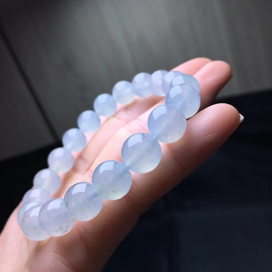 冰种手链，卡10.7～9.6mm，19颗，种好，玉质细腻，冰透水润，均匀，颗颗精选