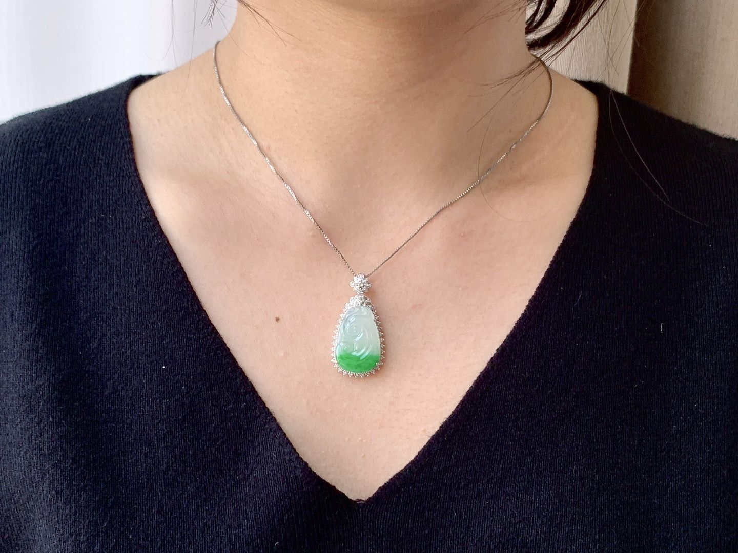 冰飘阳绿如意吊坠,18k金镶嵌,无裂,性比高