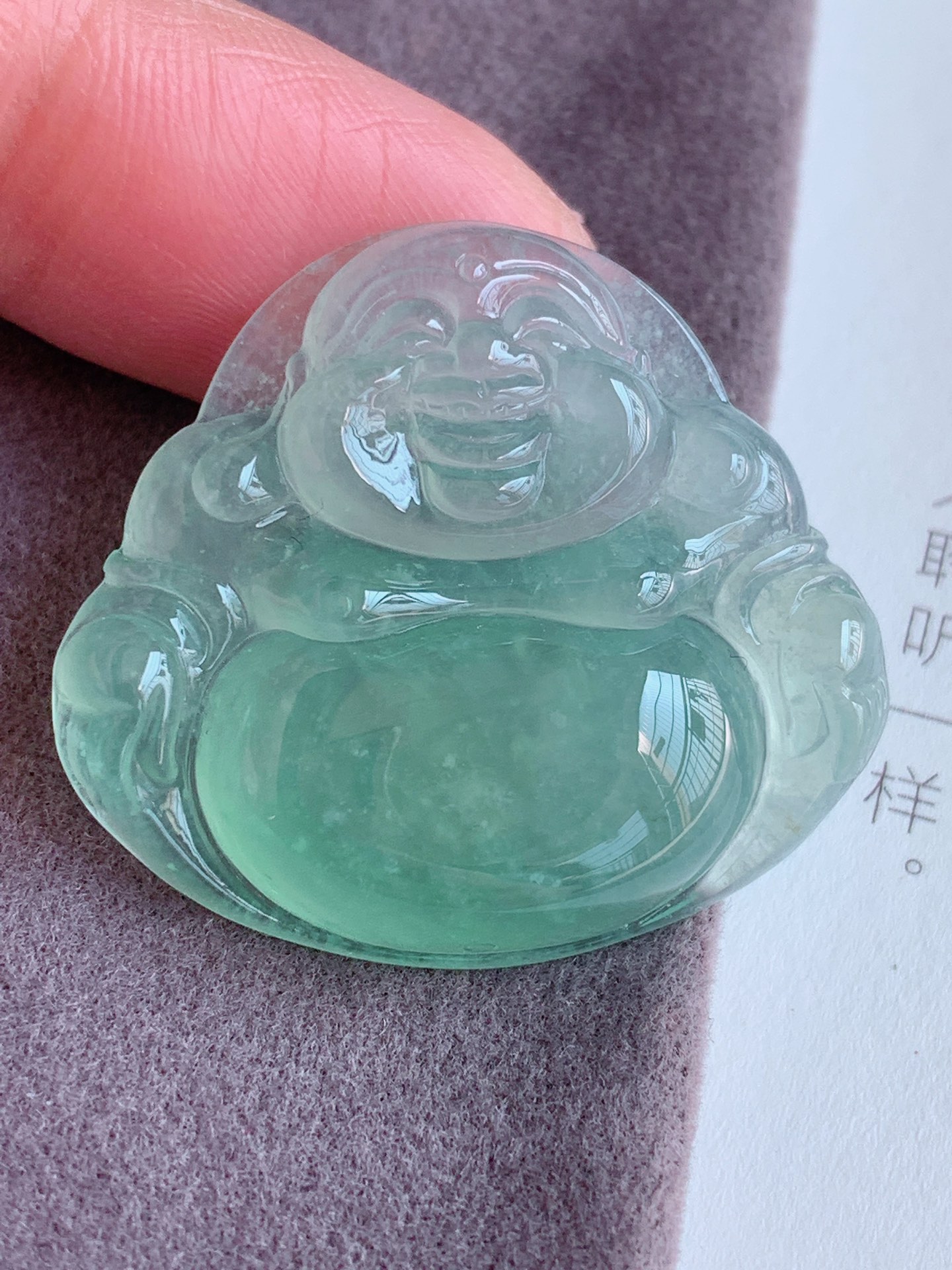 一刀切冰晴绿佛公，冰透纯净，自然光实拍，尺寸:27.8/31.2/6.2