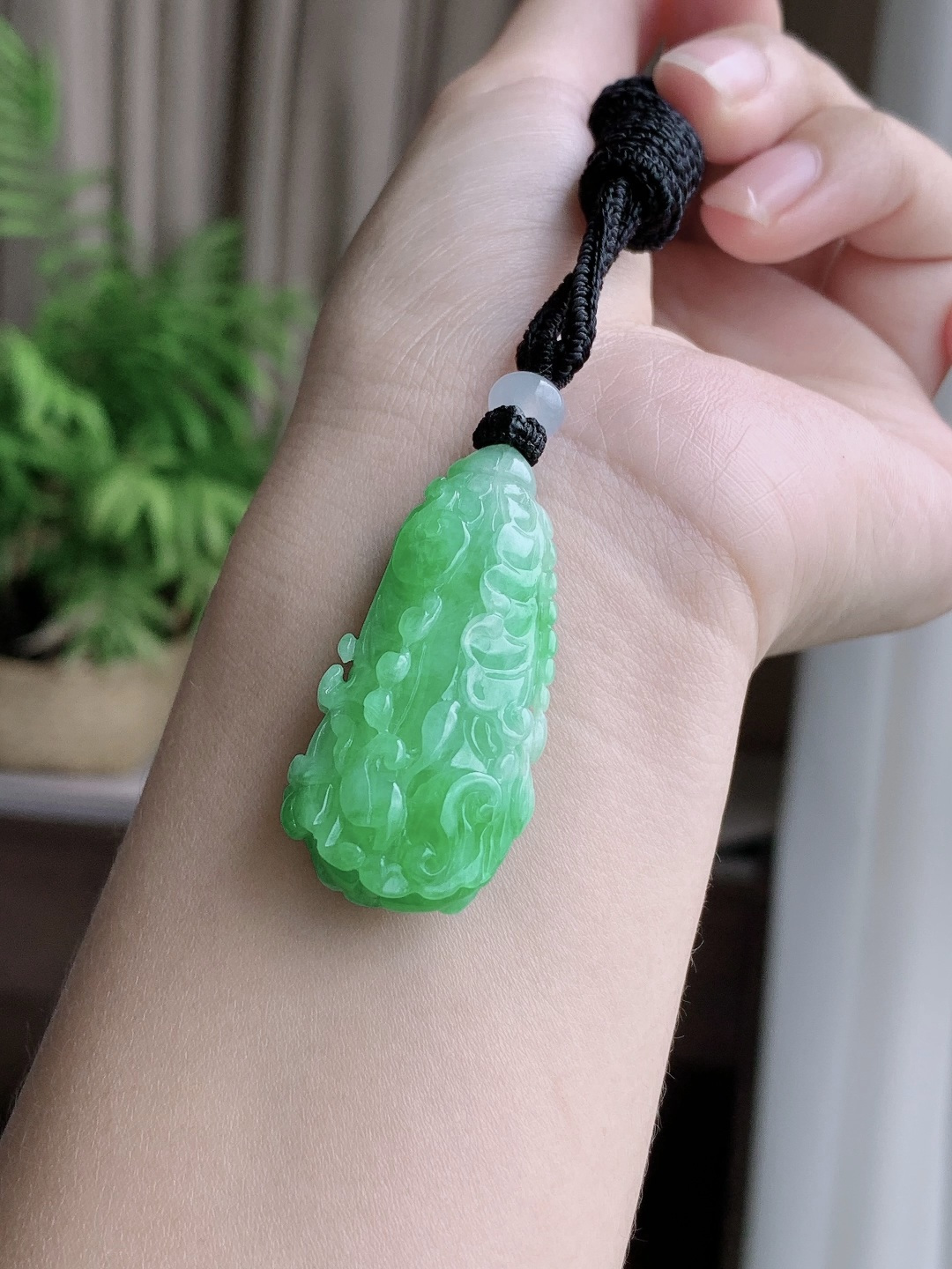 冰阳绿大白菜百财吊坠，缅料，性比高，无裂，超厚，立体，尺寸42.3-20.6-13，重量20克