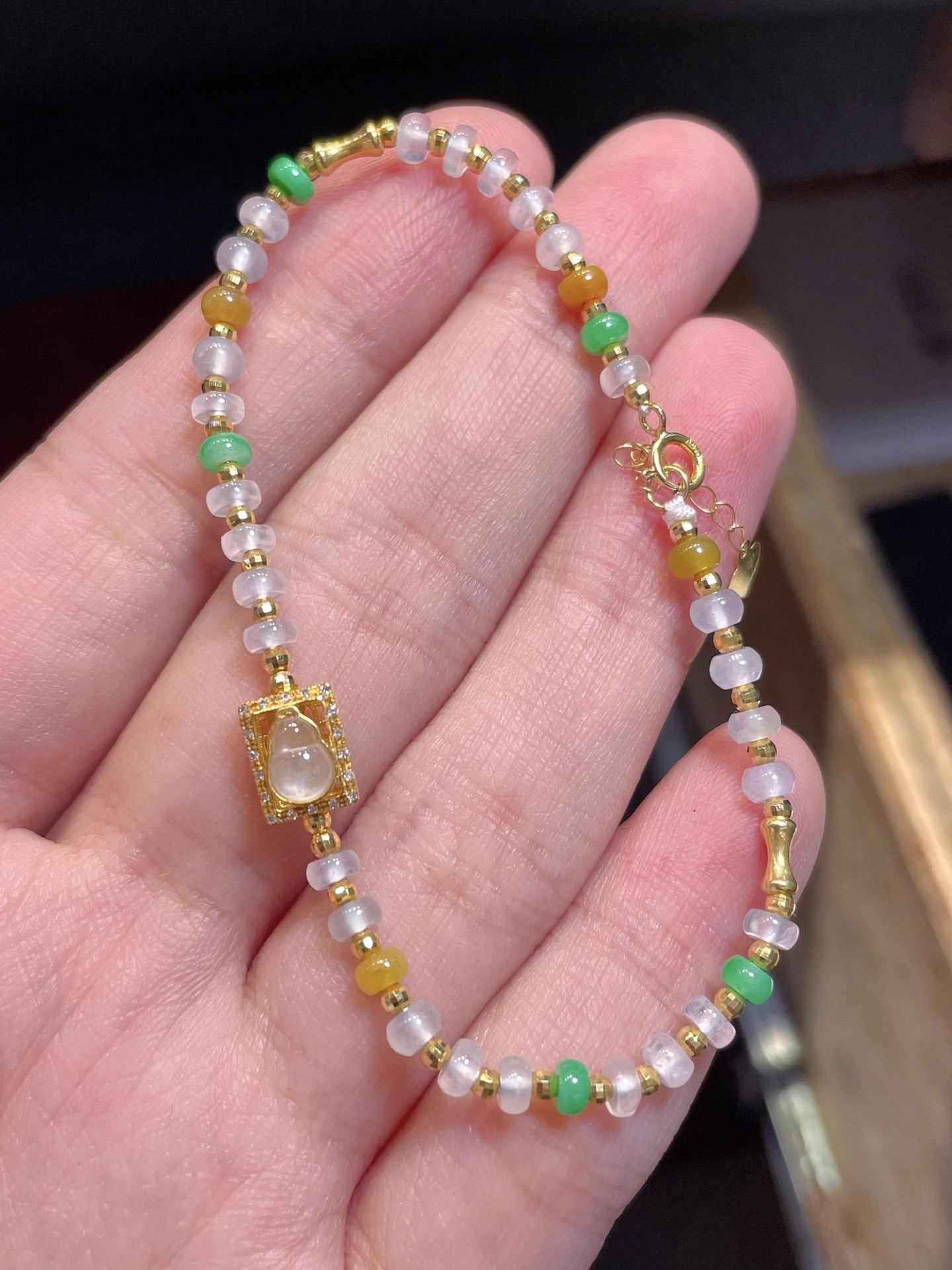 ️缅甸天然翡翠圆珠手链，超性比推荐颗颗均匀饱满，现在珠链难得有这么均匀的料子，佩戴贵气，优惠，5.9-4