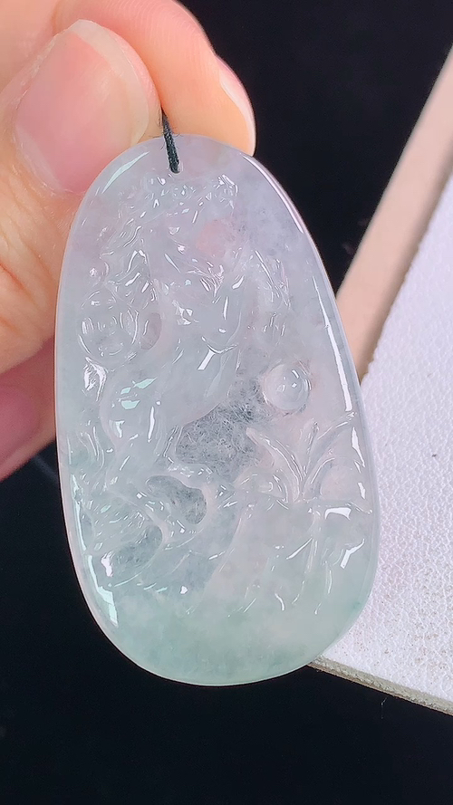 冰飘花马牌，一刀切，无裂，尺寸:44.6-25.0-5.4mm 31
