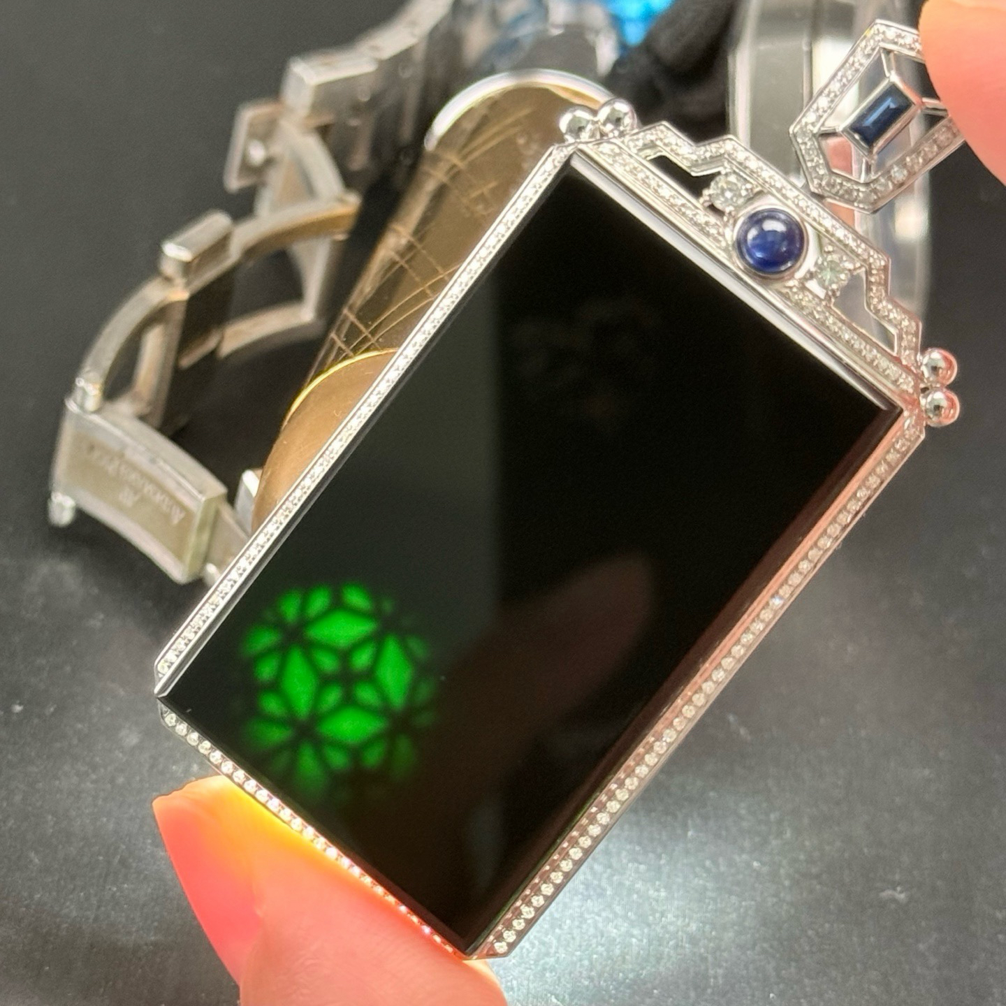 精品18k墨翠无事牌去种好色正黑度极好 打灯通透 油性十足