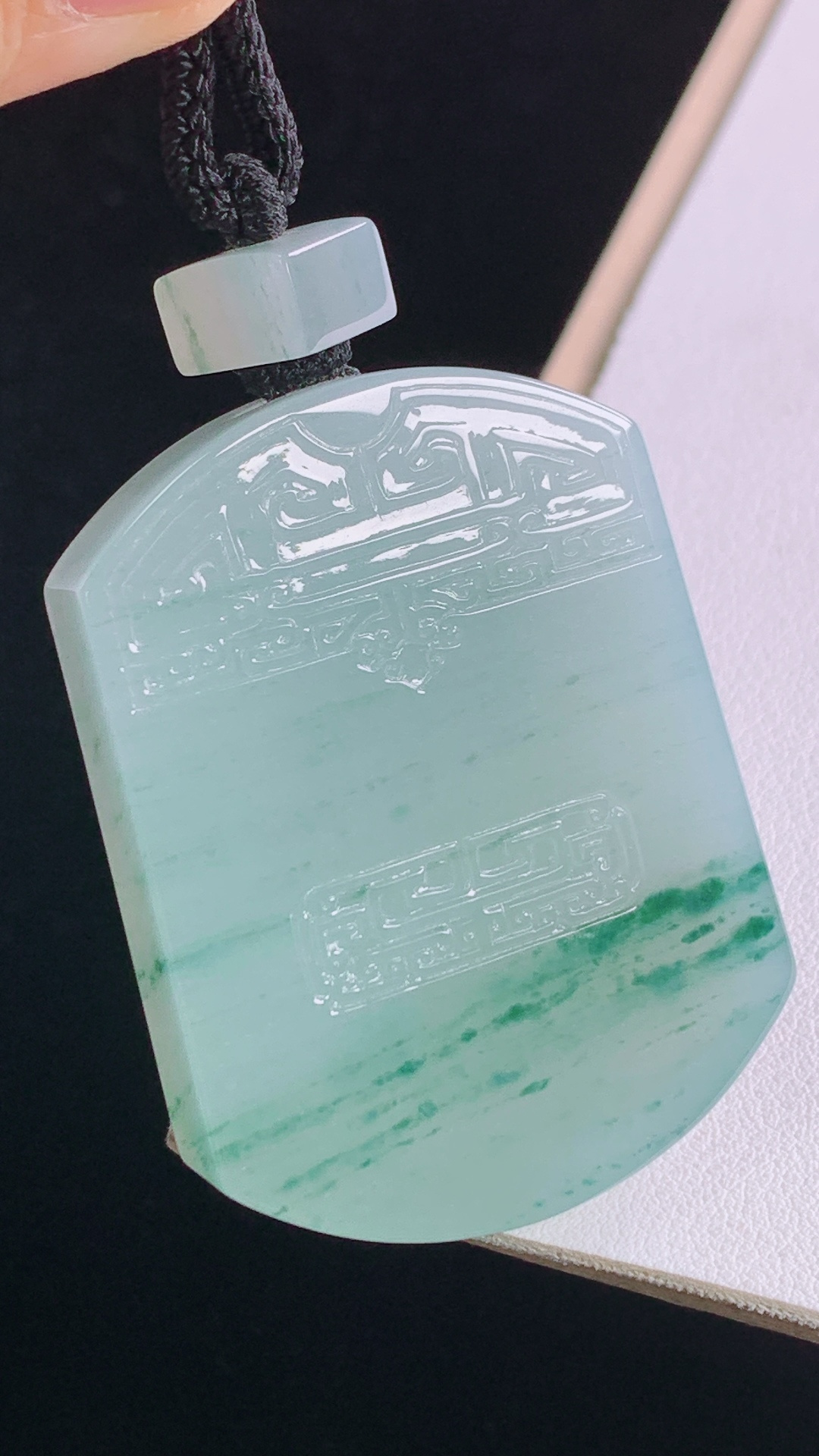 冰飘花仿古牌，花色灵动，水润清爽，无裂，尺寸:49.9-37.6-9.4mm，29