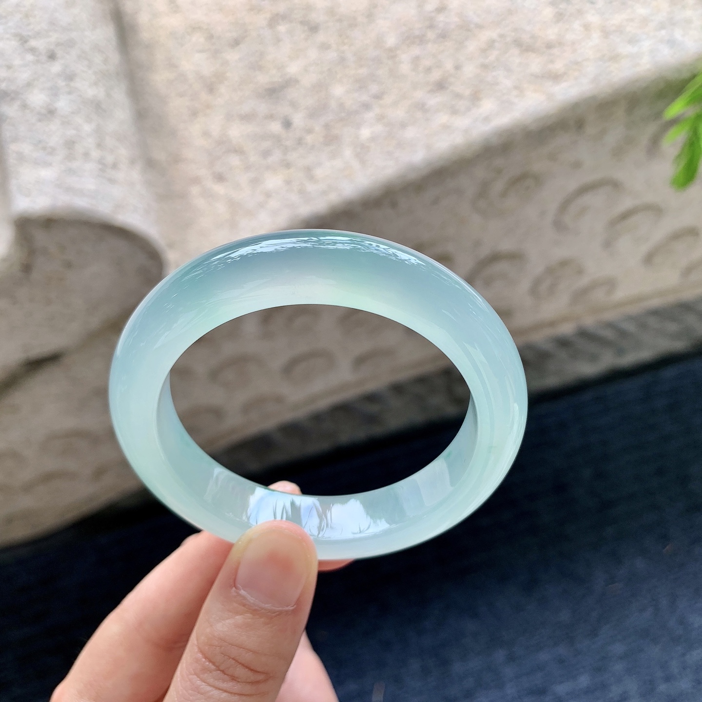 正圈51 52，冰晴绿飘花，清透，水润，种老，细腻，无裂。