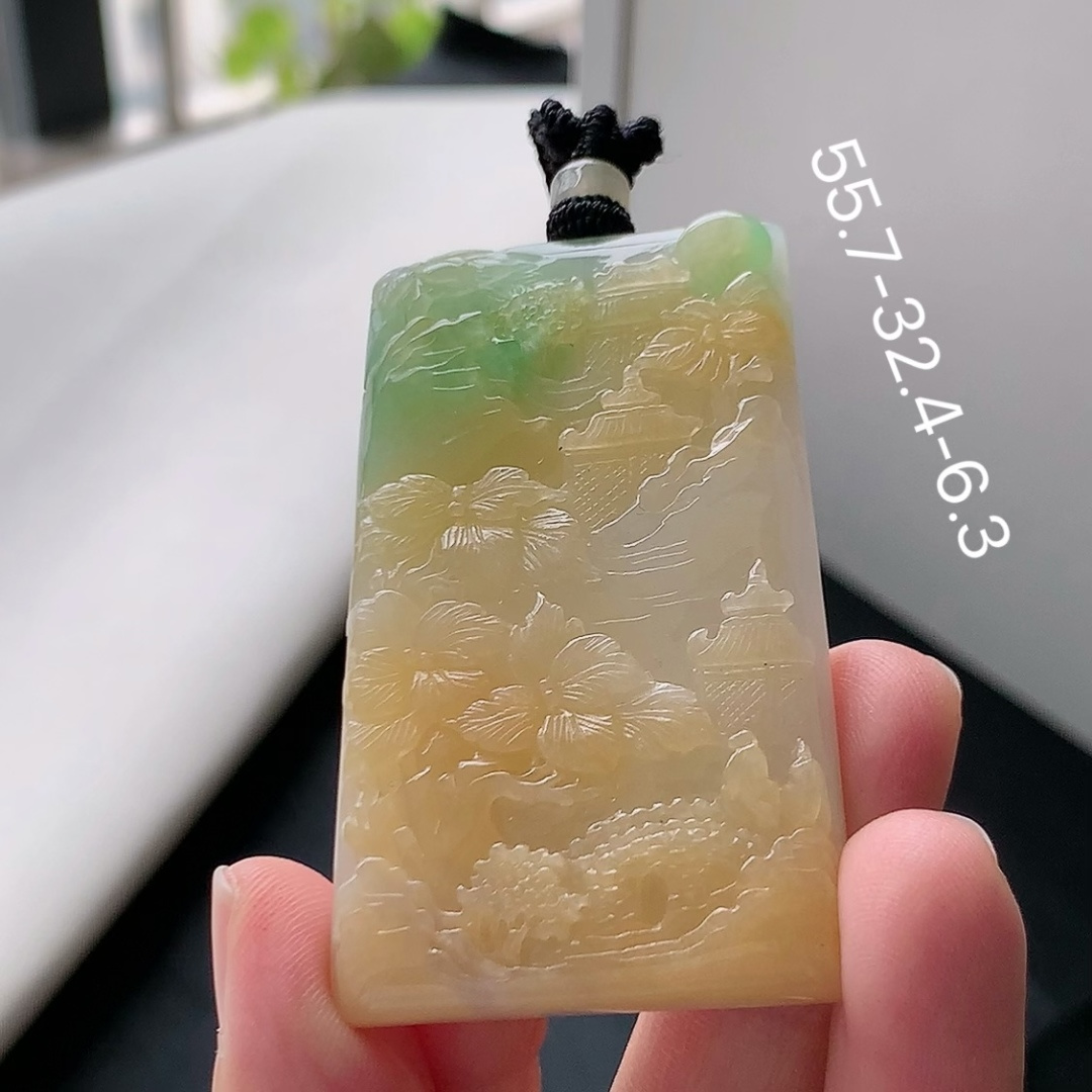 三彩山水牌挂件 种老水润，底子细腻，佩戴简单大方，货号109831，55.7-32.4-6.3