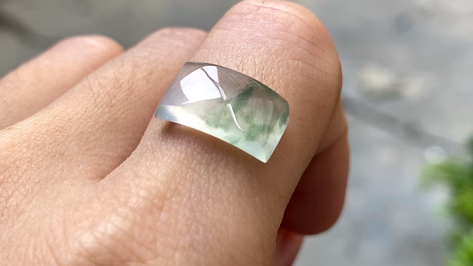 玻璃种飘绿马鞍,完整