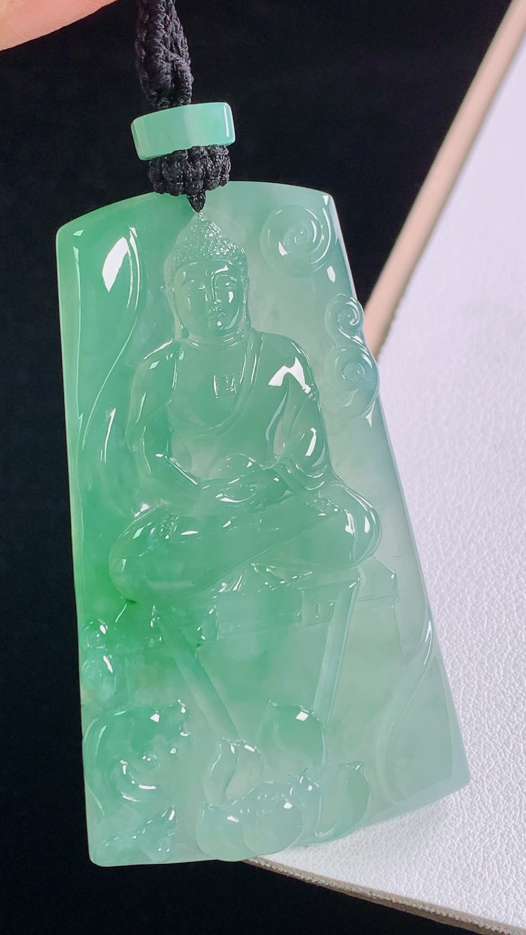 冰晴大日如来，种色俱佳，水润清透，无裂，尺寸:66.2-39.1-5.7mm 30