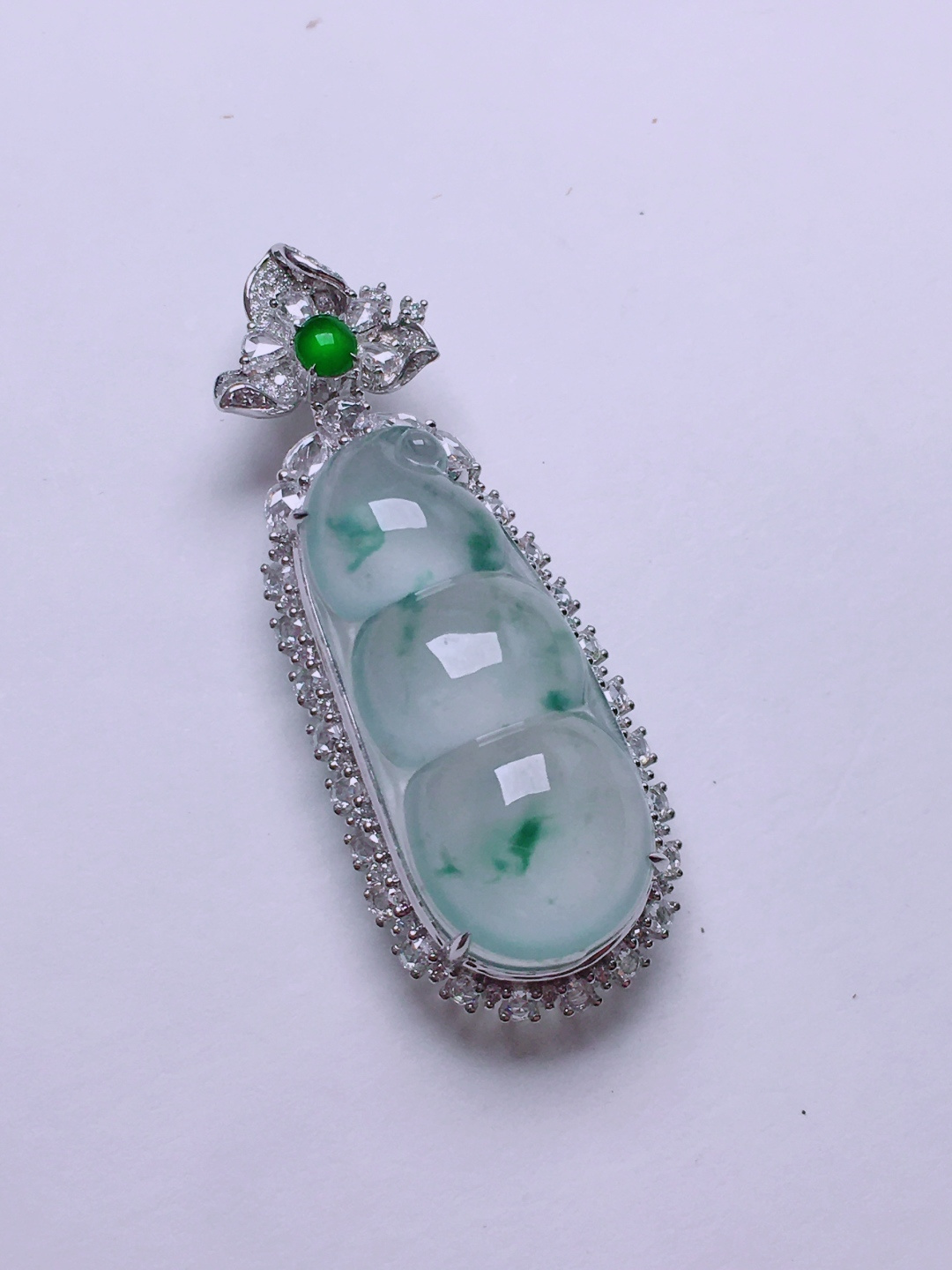 ️高冰飘花福豆吊坠，晶莹剔透，新颖时尚，品相，42.6