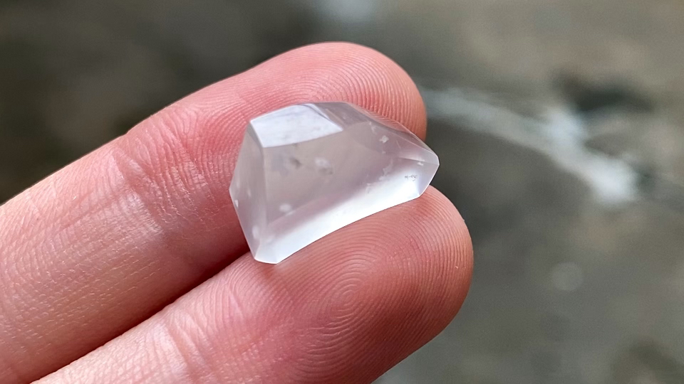 玻璃种雪花棉马鞍,15.2*10.2*5.8 完整