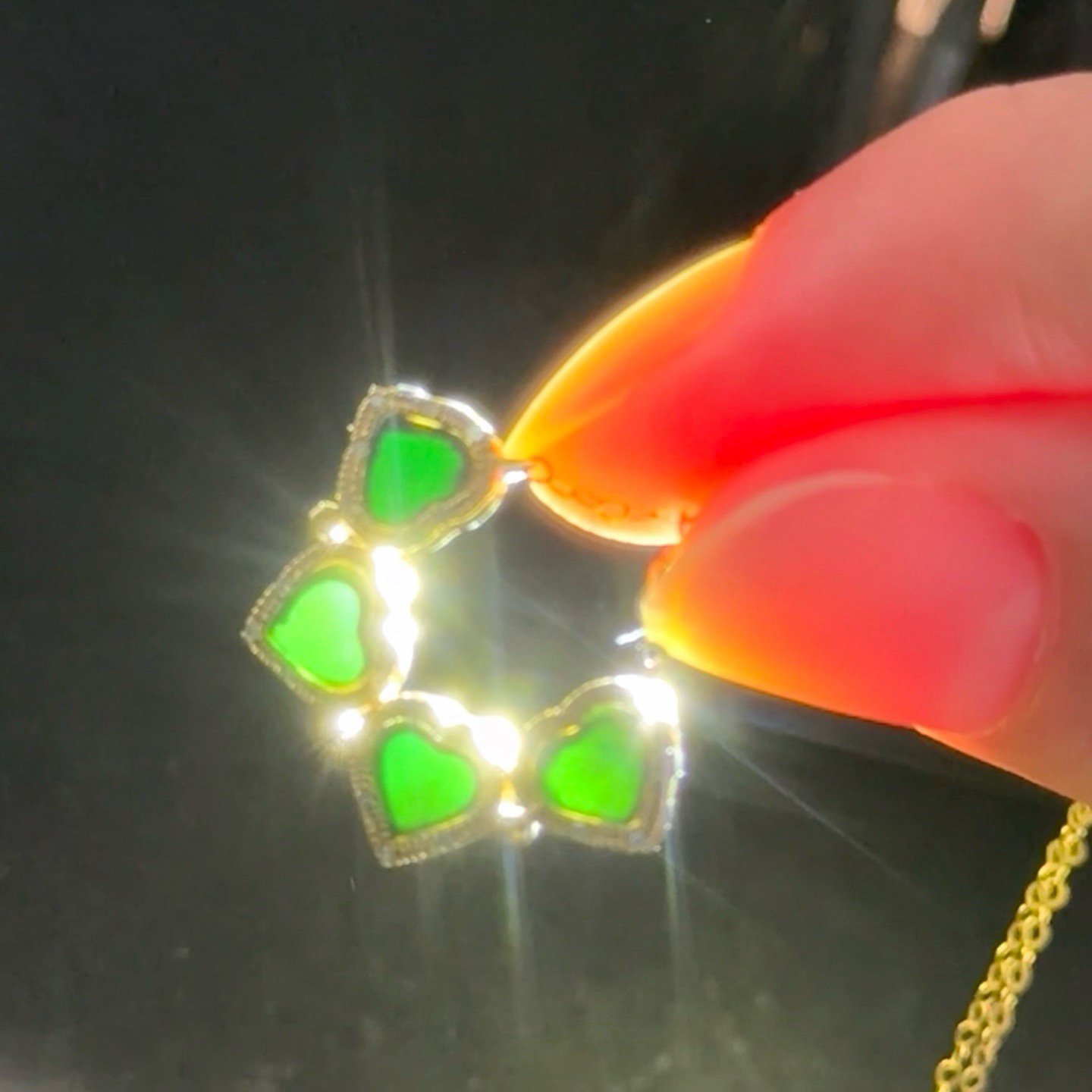 精品18k墨翠俩用款的爱心吊坠