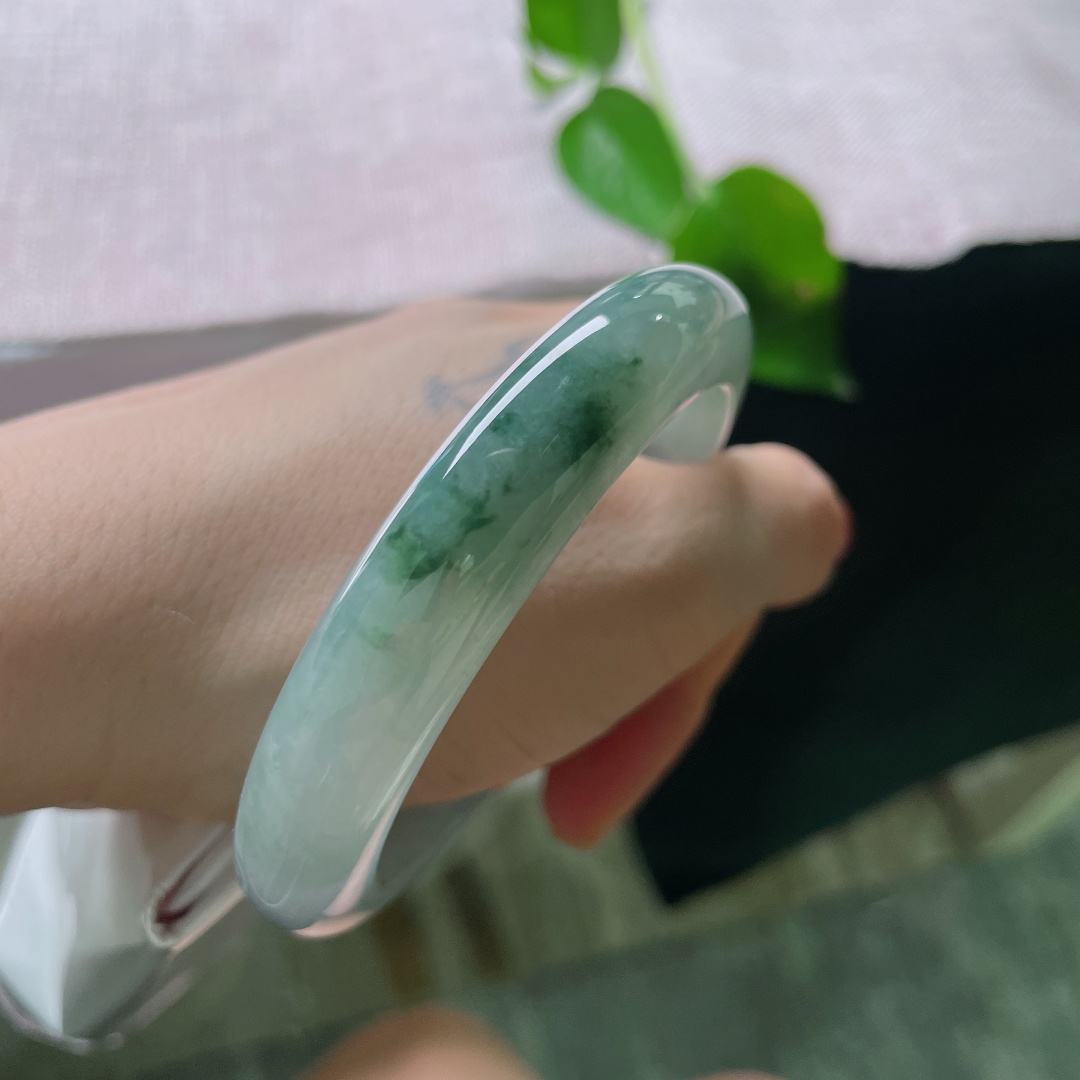 57.8/11.8/9.1，飘花正圈，无裂，远山入雾，烟雨如画，气质优雅脱俗，文艺感满满。ss56525a