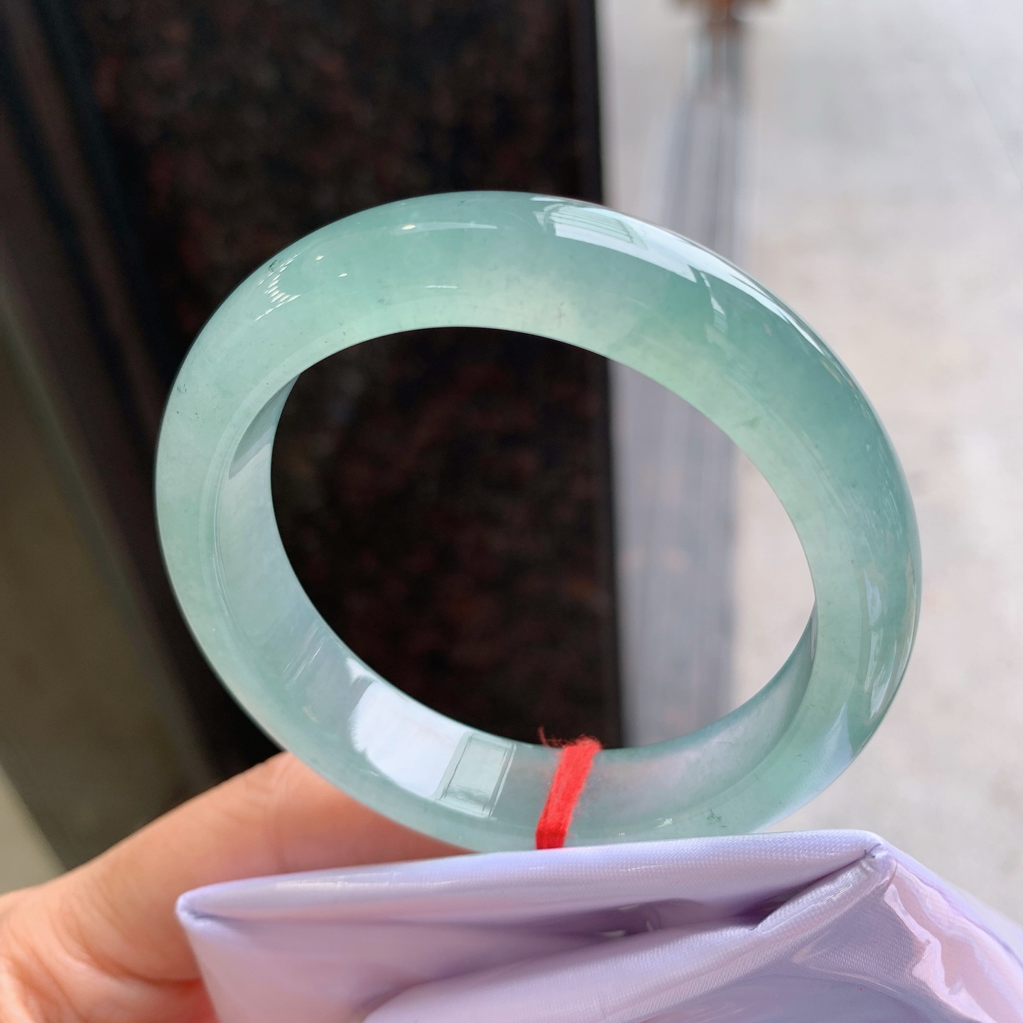 正圈冰晴 有颗美人痣 尺寸：52/12.3/8.2 冰润