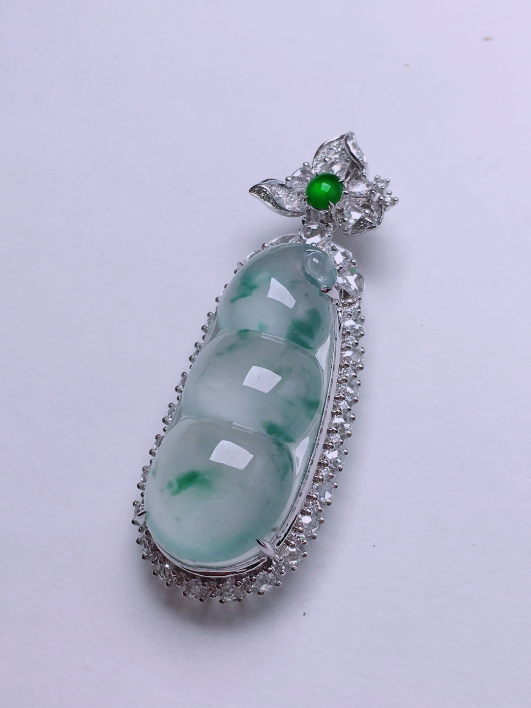 ️高冰飘花福豆吊坠，晶莹剔透，新颖时尚，品相，42.6