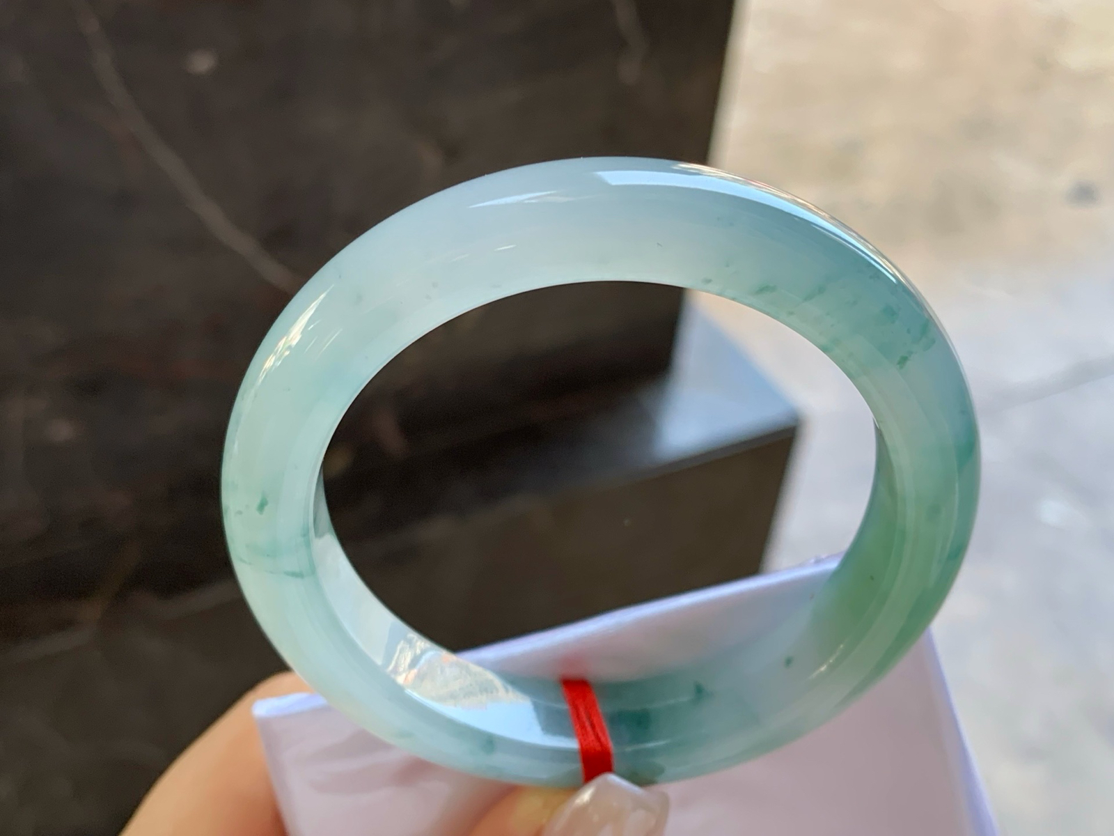 55-11.8-9
冰飘花手镯^_^种水好 飘花点缀