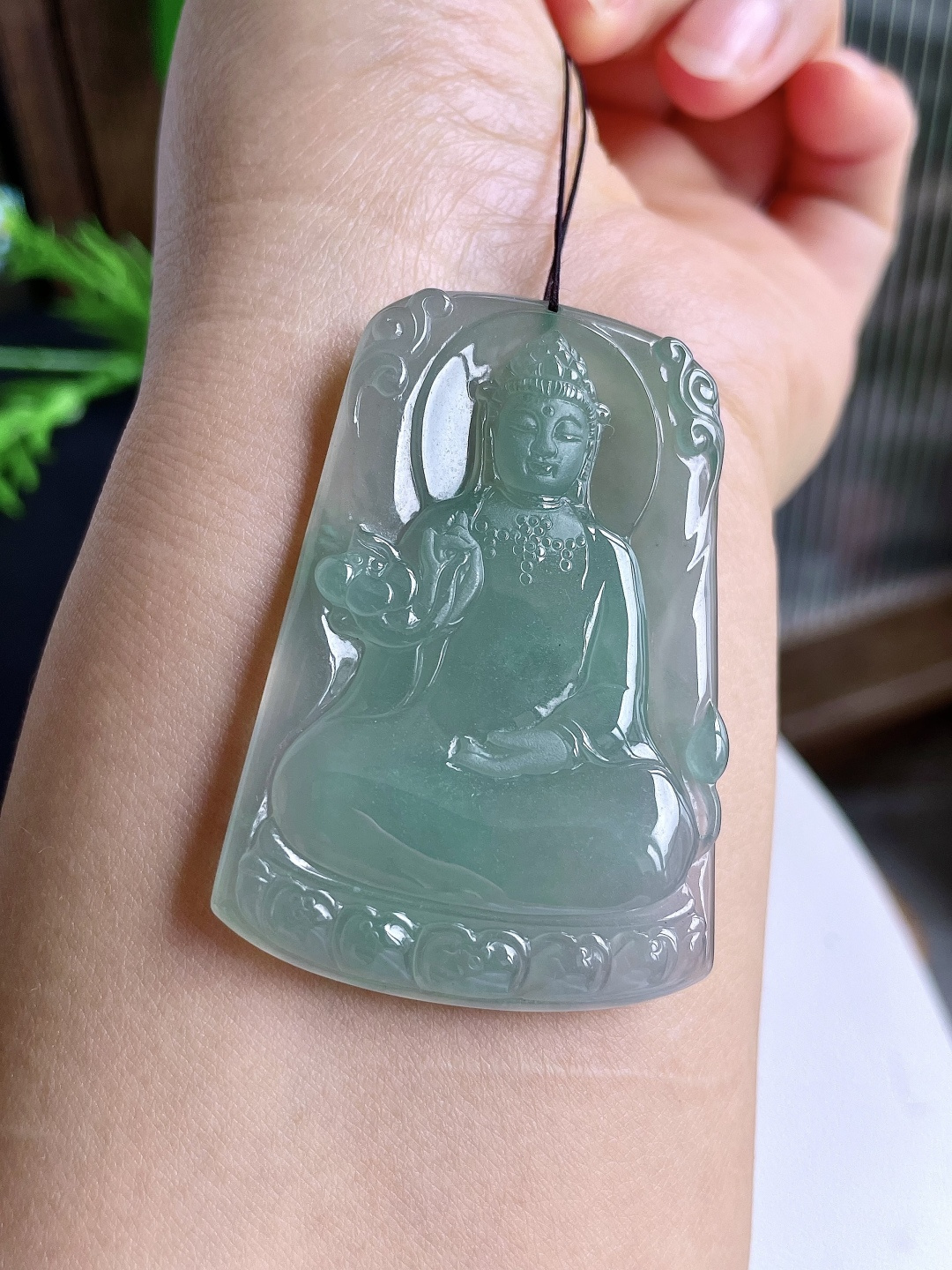 冰晴绿大势至菩萨持莲观音牌吊坠,性比高
