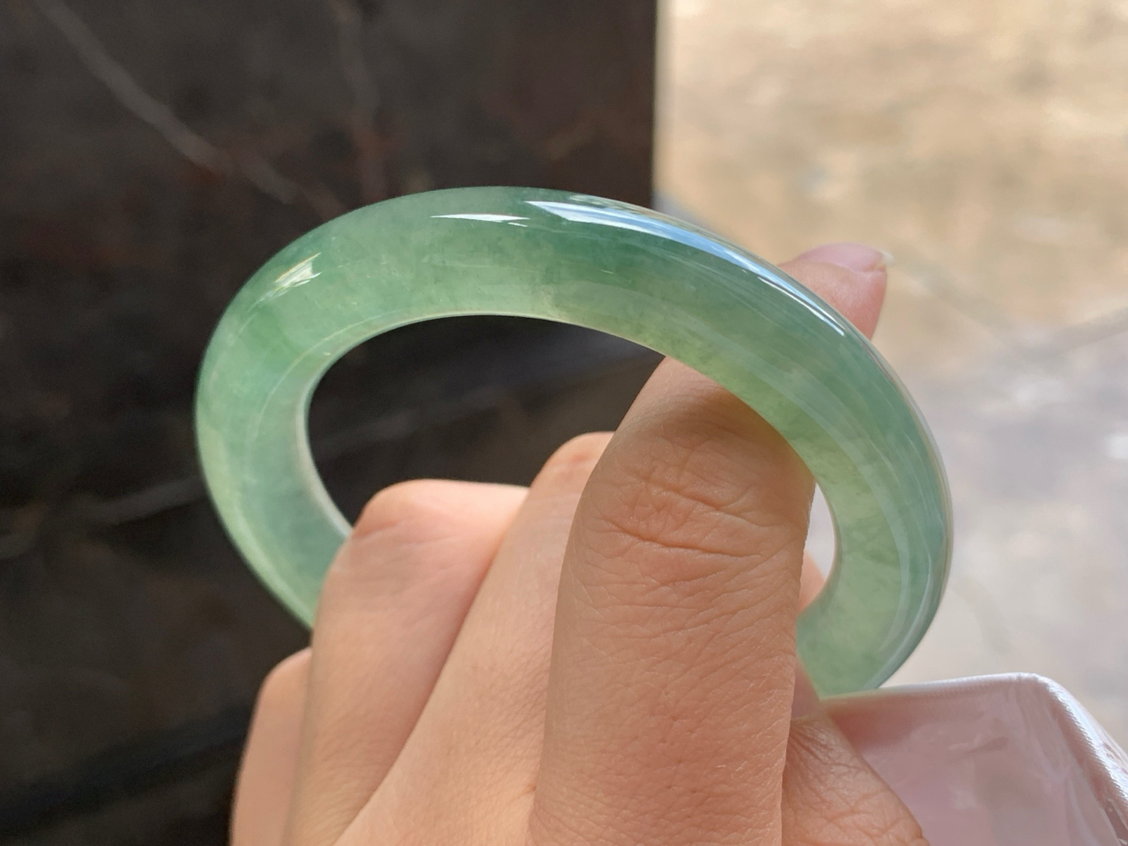 51-9.8
冰种圆条手镯^_^料子油润 冰透
