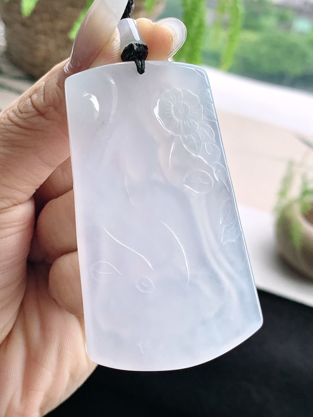 冰白冰大势至菩萨持莲观音牌吊坠，缅料，性比高，厚装，尺寸67.8-40.6-7.1，重量43克