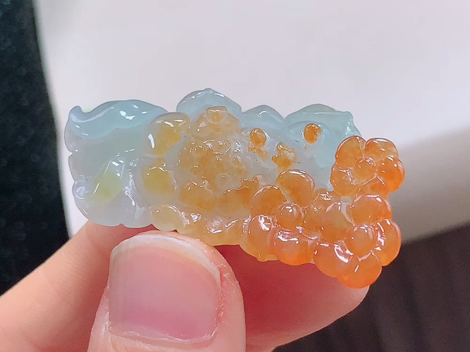 梅花，尺寸41.8-24.6-10.8mm，包A附证书