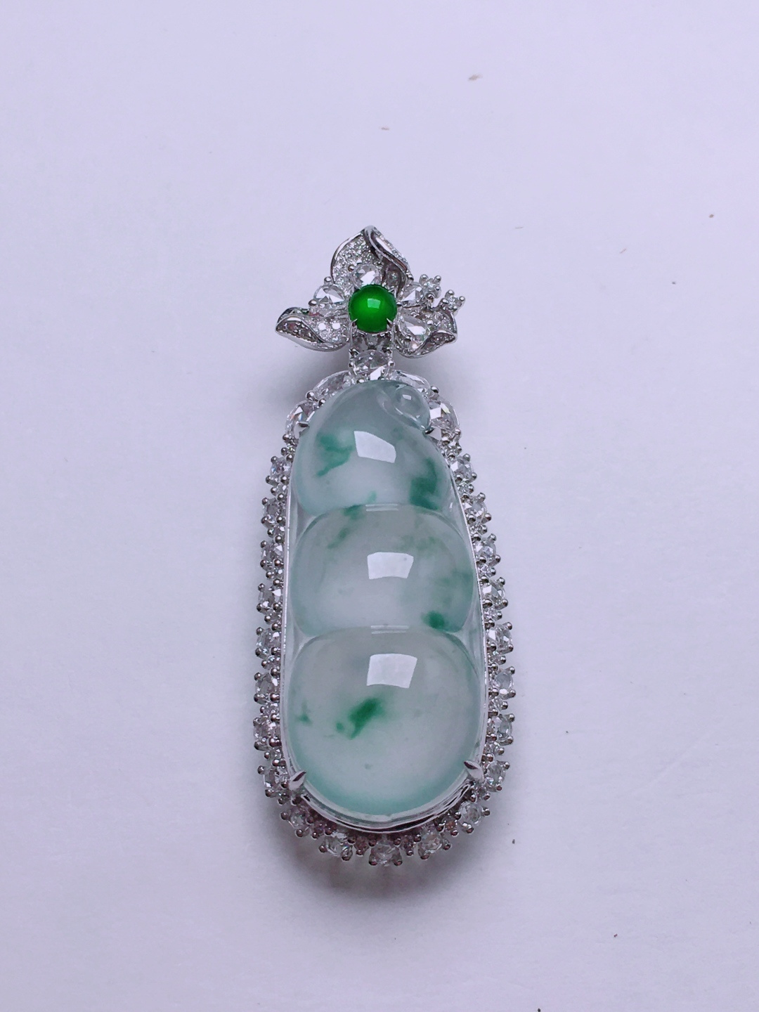 ️高冰飘花福豆吊坠，晶莹剔透，新颖时尚，品相，42.6