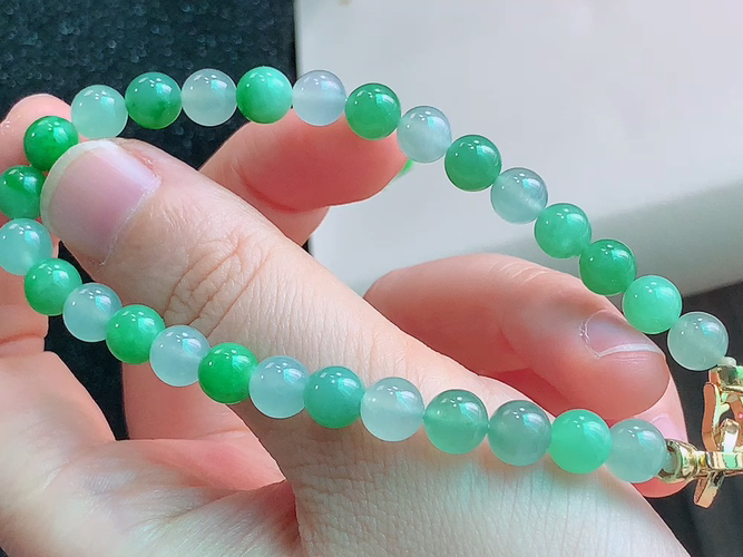 飘绿手链，尺寸6.7mm，包A附证书