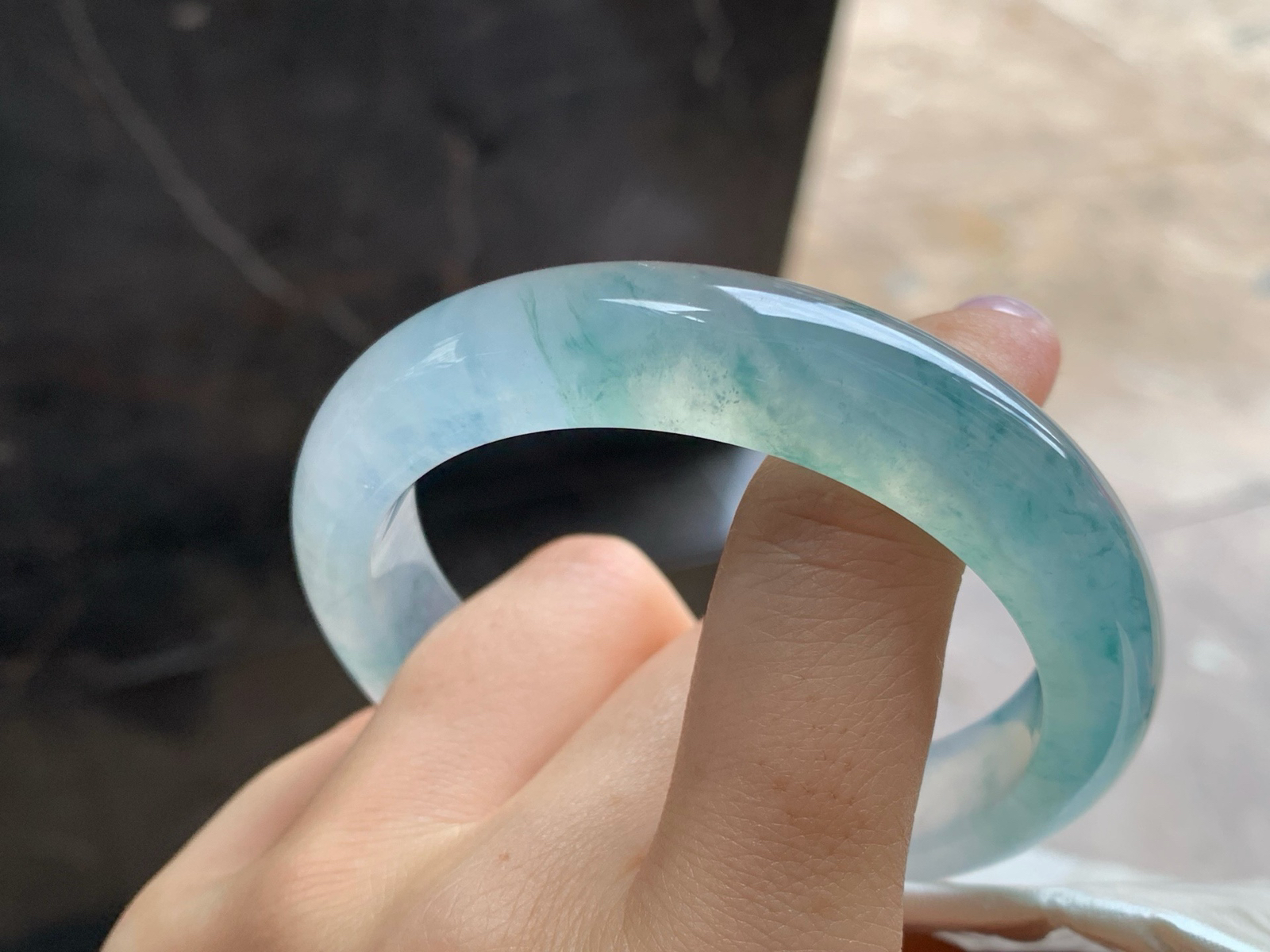 55.8-12.6-8.8
冰种飘花手镯^_^种水好 飘花浓郁