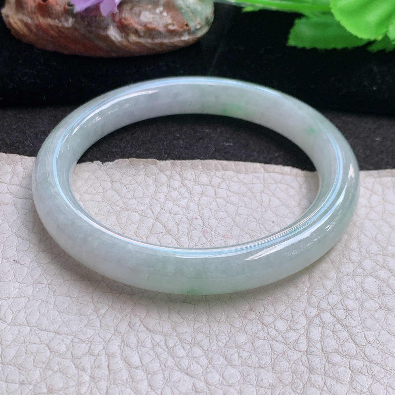 js自然光56*9.3*9叮当镯 缅甸翡翠a货玉手镯高品质飘花圆条玉手环