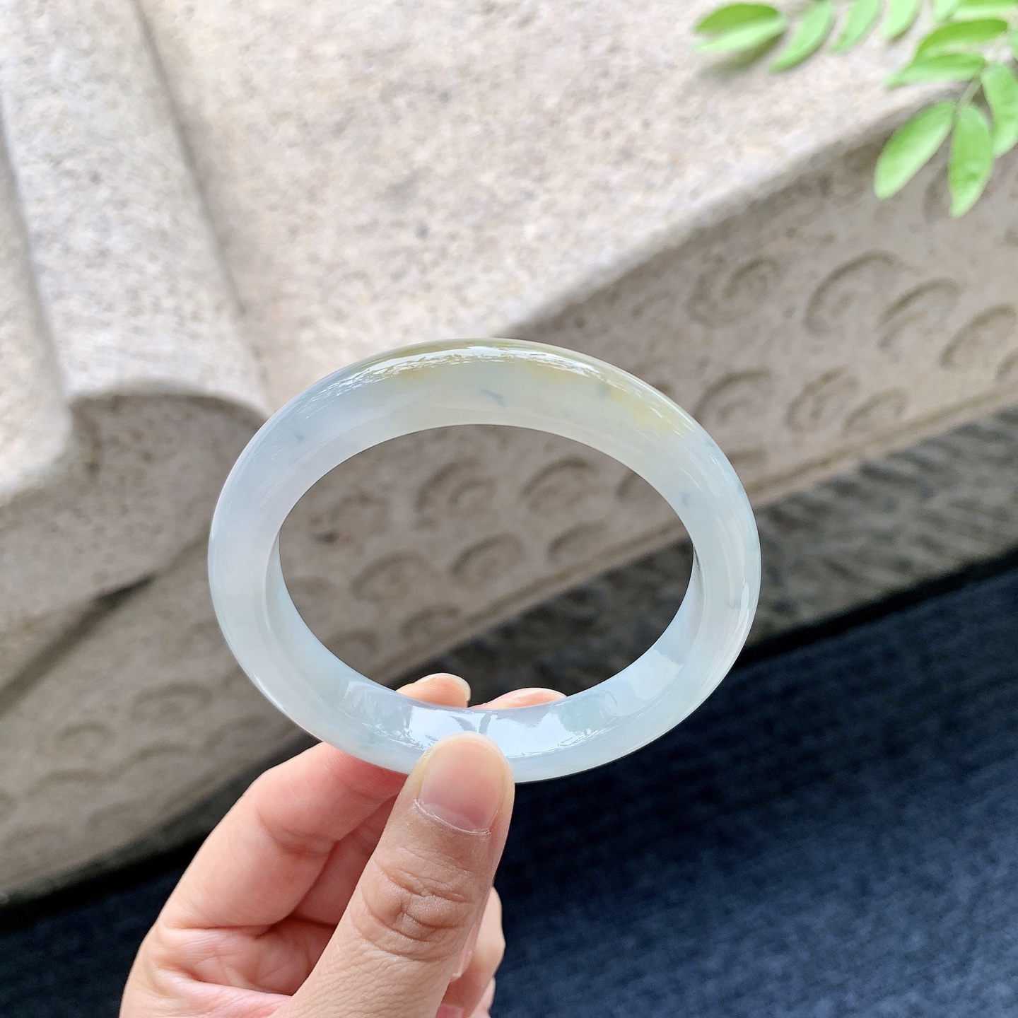 糯冰黄翡，水润，种老，细腻，打灯有絮线