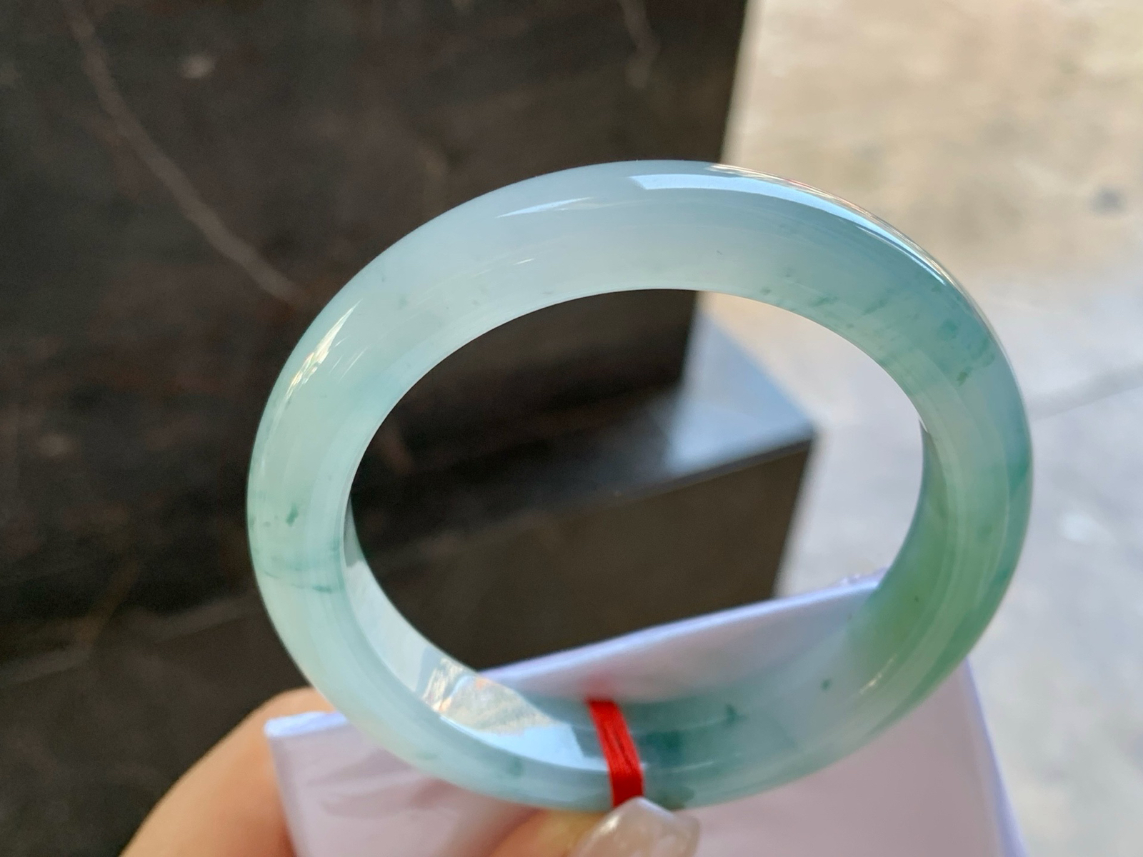 55-11.8-9
冰飘花手镯^_^种水好 飘花点缀