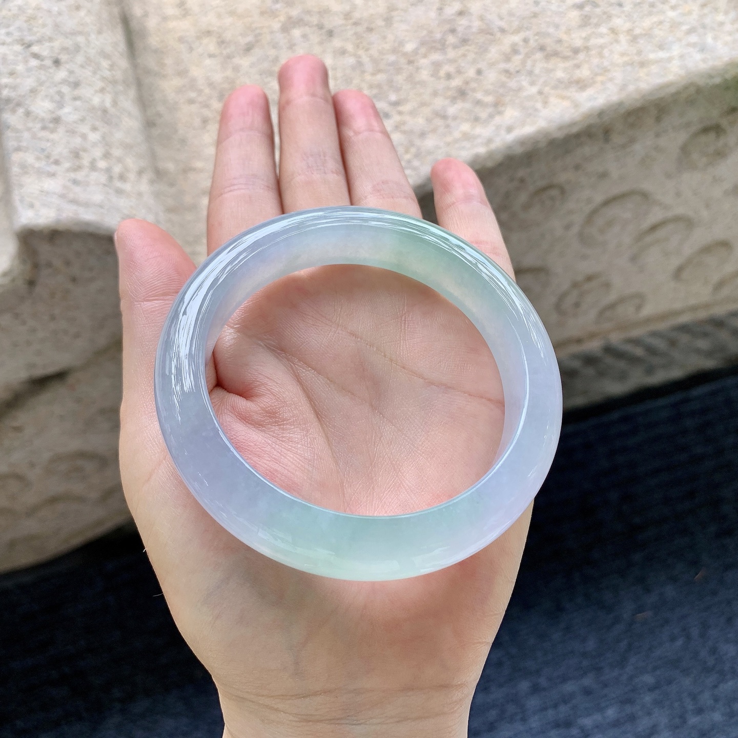 正圈，圈口59/13/9，编码G6090228，冰糯春彩，水润，种老，细腻，无裂。
