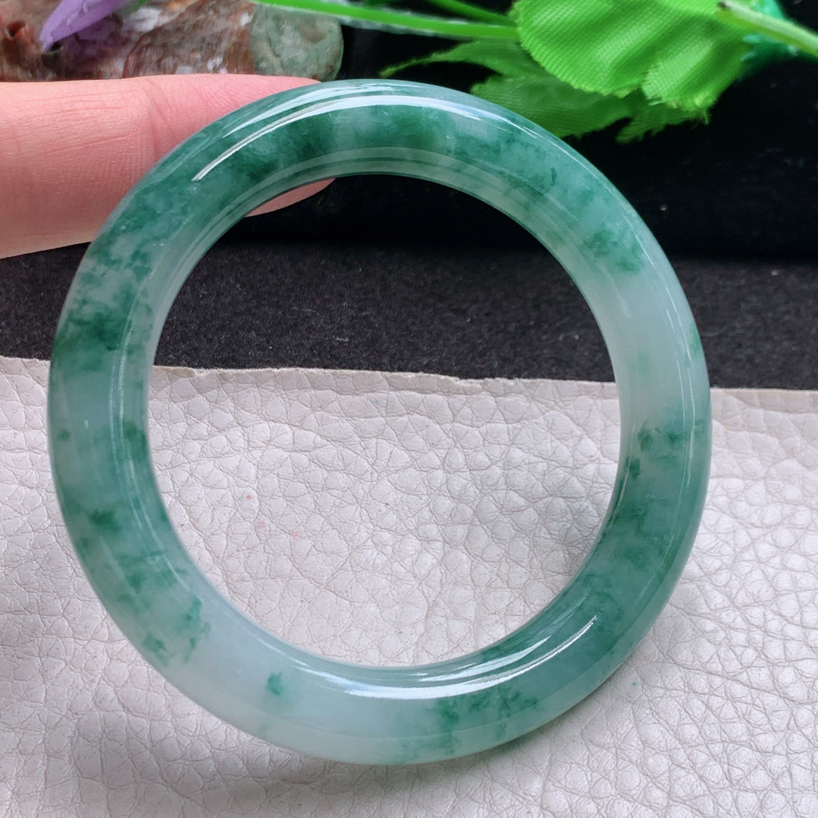 cc自然光53*9.5*10叮当镯 缅甸翡翠a货玉手镯高品质冰飘花圆条玉手环