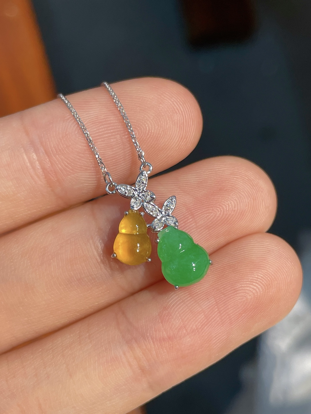 ️阳绿葫芦锁骨链，18k金镶嵌，不议，8.2-6.5-2.6