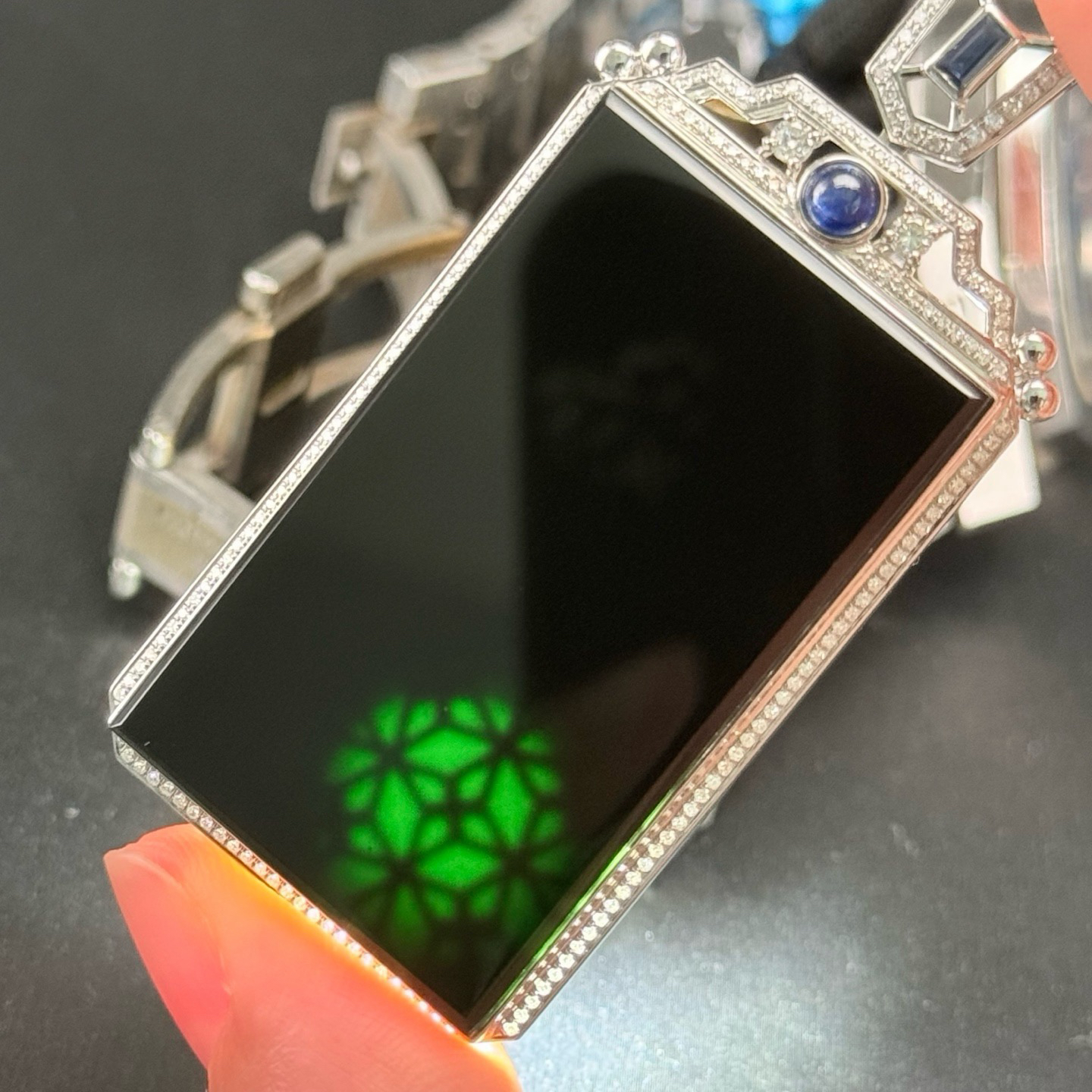 精品18k墨翠无事牌去种好色正黑度极好 打灯通透 油性十足