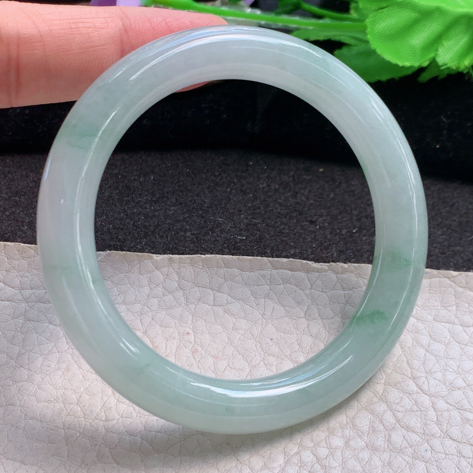 r自然光55*9.9*9.6叮当镯 缅甸翡翠a货玉手镯高品质冰飘花圆条玉手环