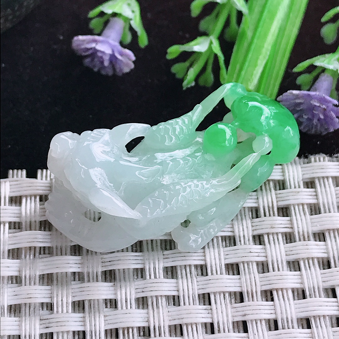 实拍A货翡翠36/18/12.5老坑冰润飘阳绿貔貅吊坠翡翠玉坠