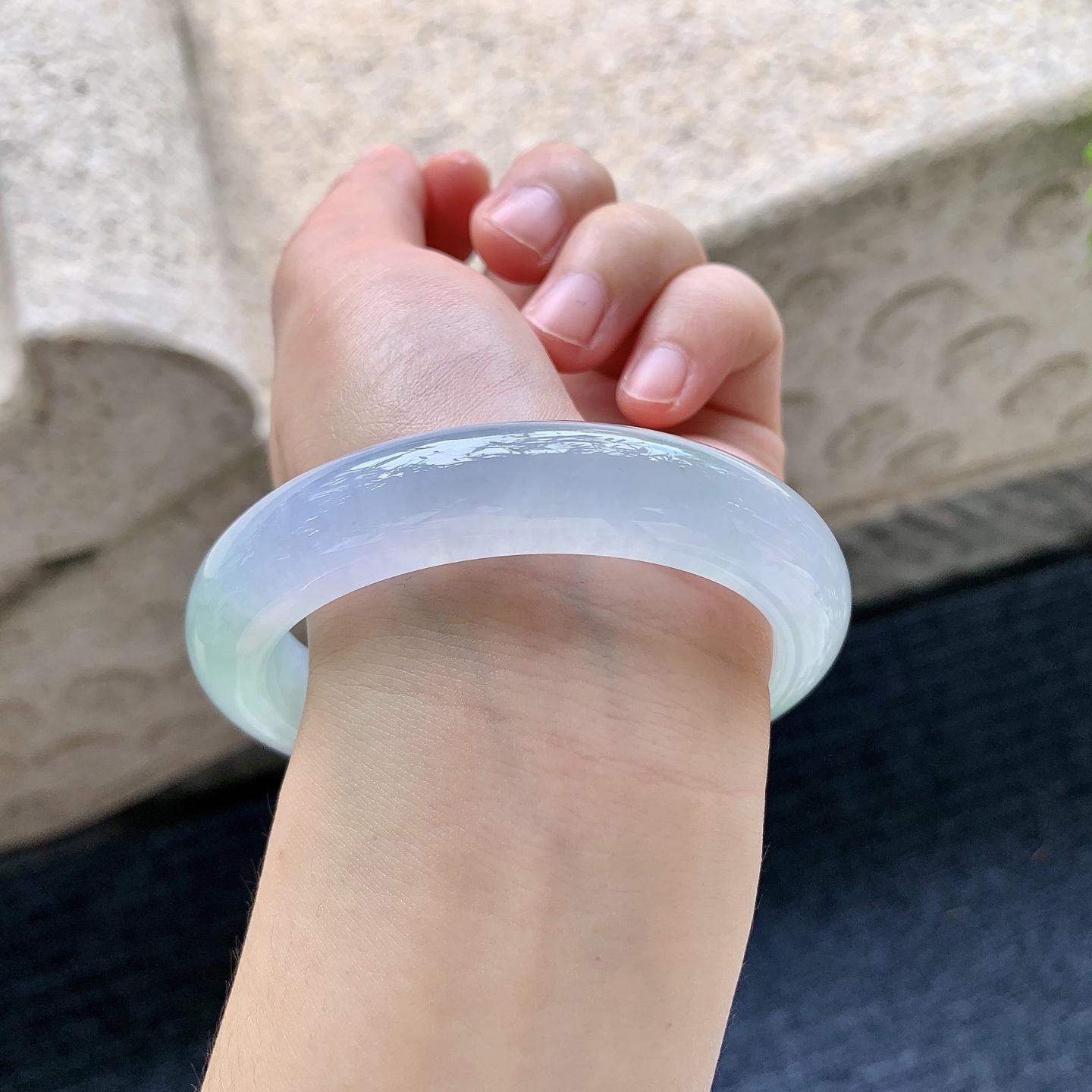 正圈，圈口59/13/9，编码G6090228，冰糯春彩，水润，种老，细腻，无裂。