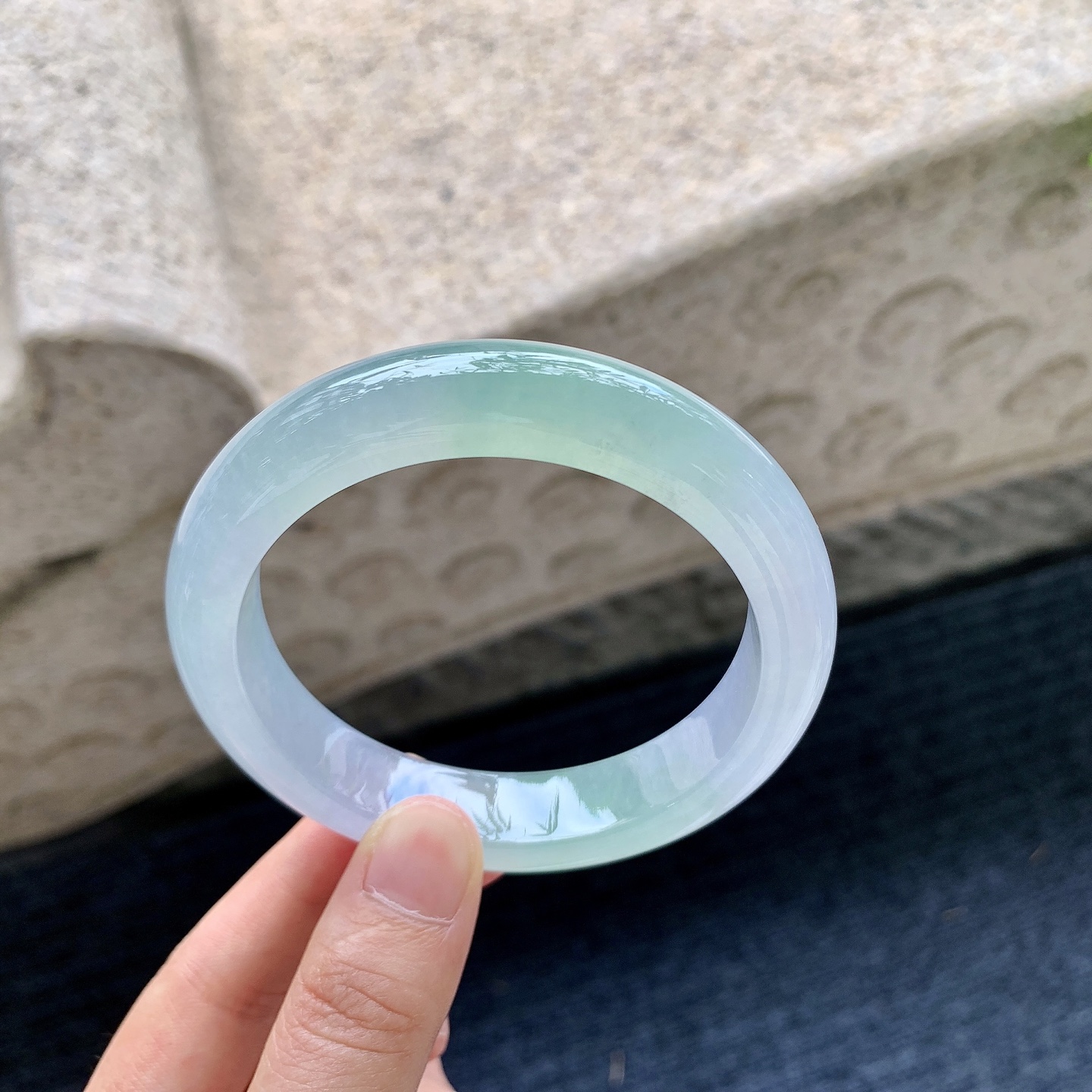 正圈，圈口59/13/9，编码G6090228，冰糯春彩，水润，种老，细腻，无裂。