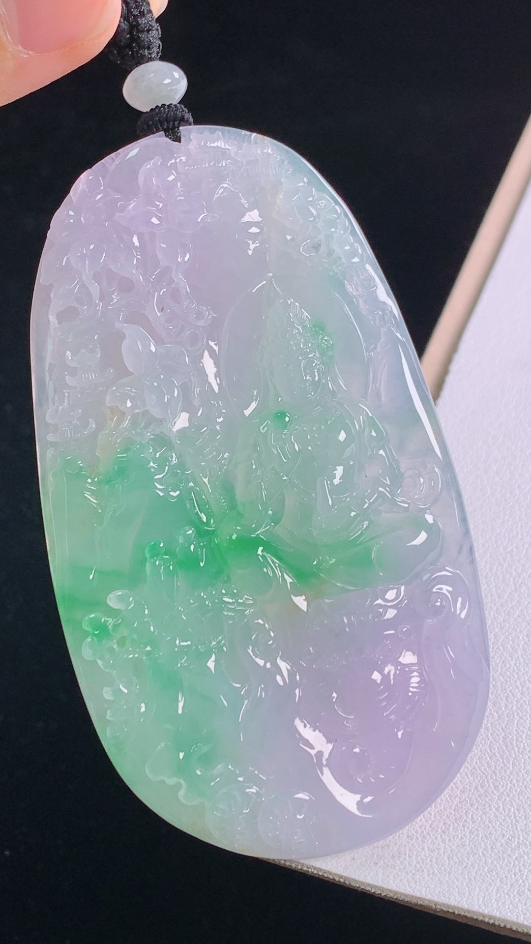 ️冰飘绿普贤菩萨，翠色清新，雕工精湛，无裂，尺寸:82.8-47.1-9.7mm 29