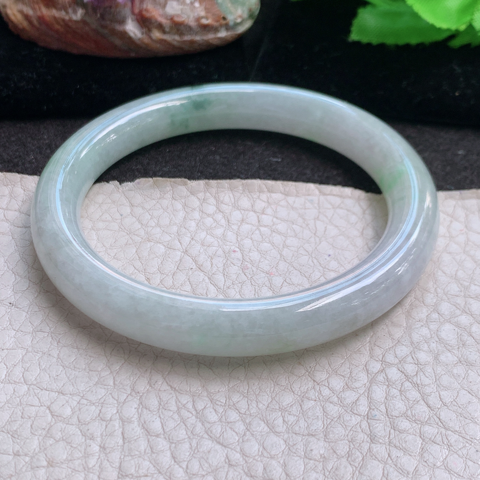 js自然光56*9.3*9叮当镯 缅甸翡翠a货玉手镯高品质飘花圆条玉手环