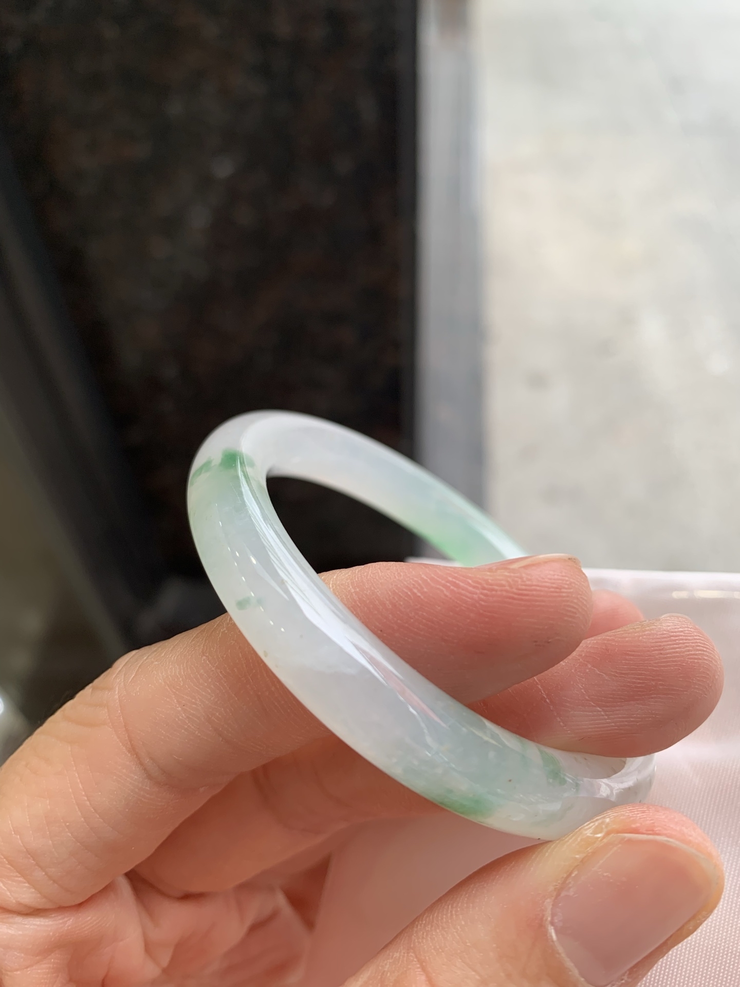 圆条冰飘绿 有纹 尺寸：50.6/8.4 小圈口