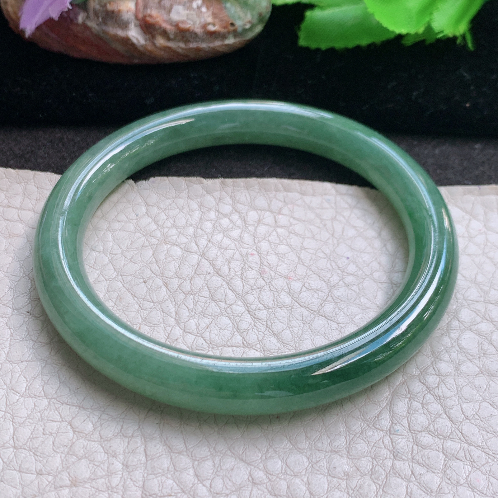 js自然光57*8.8*8.3叮当镯 缅甸翡翠a货玉手镯高品质冰油圆条玉手环