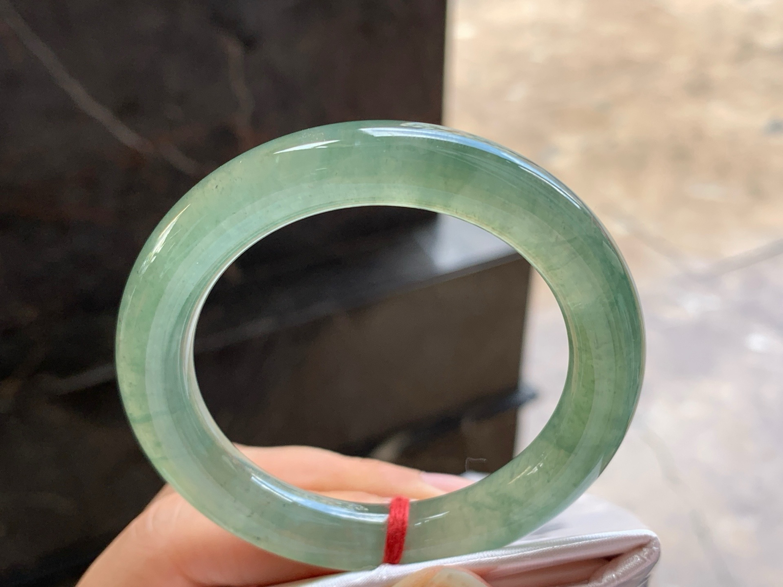 51-9.8
冰种圆条手镯^_^料子油润 冰透