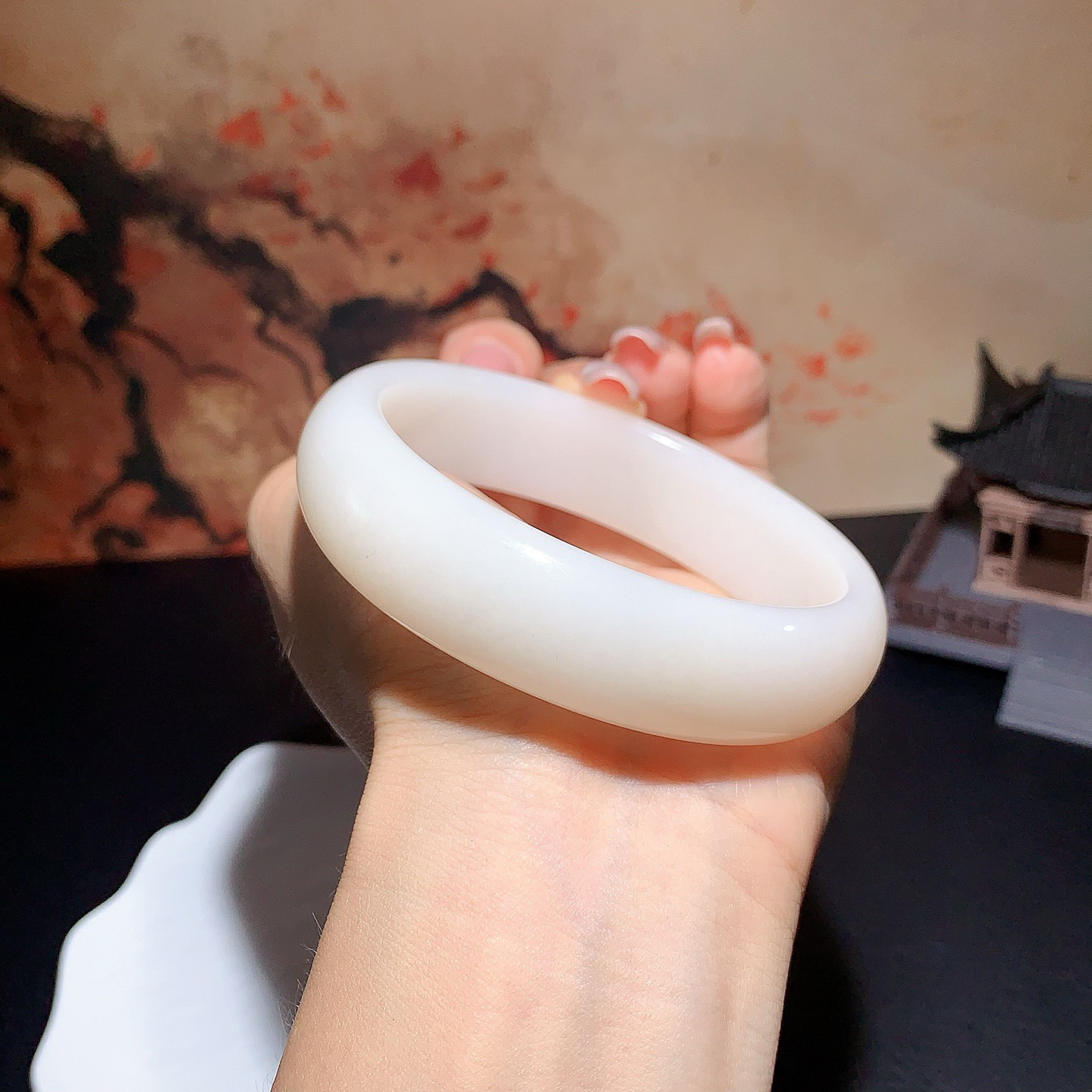 和田玉61.5圈藕粉色宽版手镯！圈口61.5玉质细腻油润 底色纯净 无裂无杂 脂粉好，品质好！