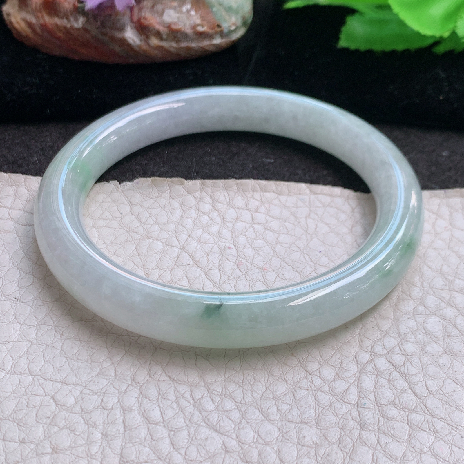js自然光56*9.3*9叮当镯 缅甸翡翠a货玉手镯高品质飘花圆条玉手环