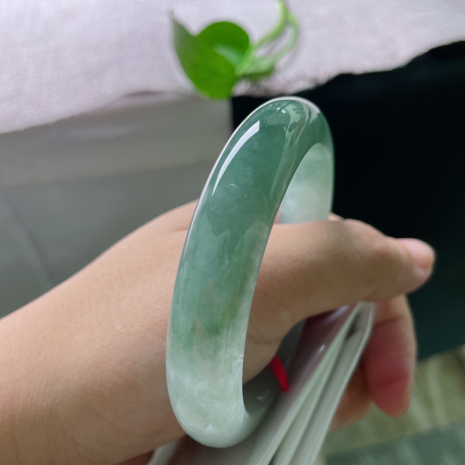 秒杀特惠，56.1/12.3/8.5，色线，半山半水，深浅色自然交融，意境清幽温润。ss56279a