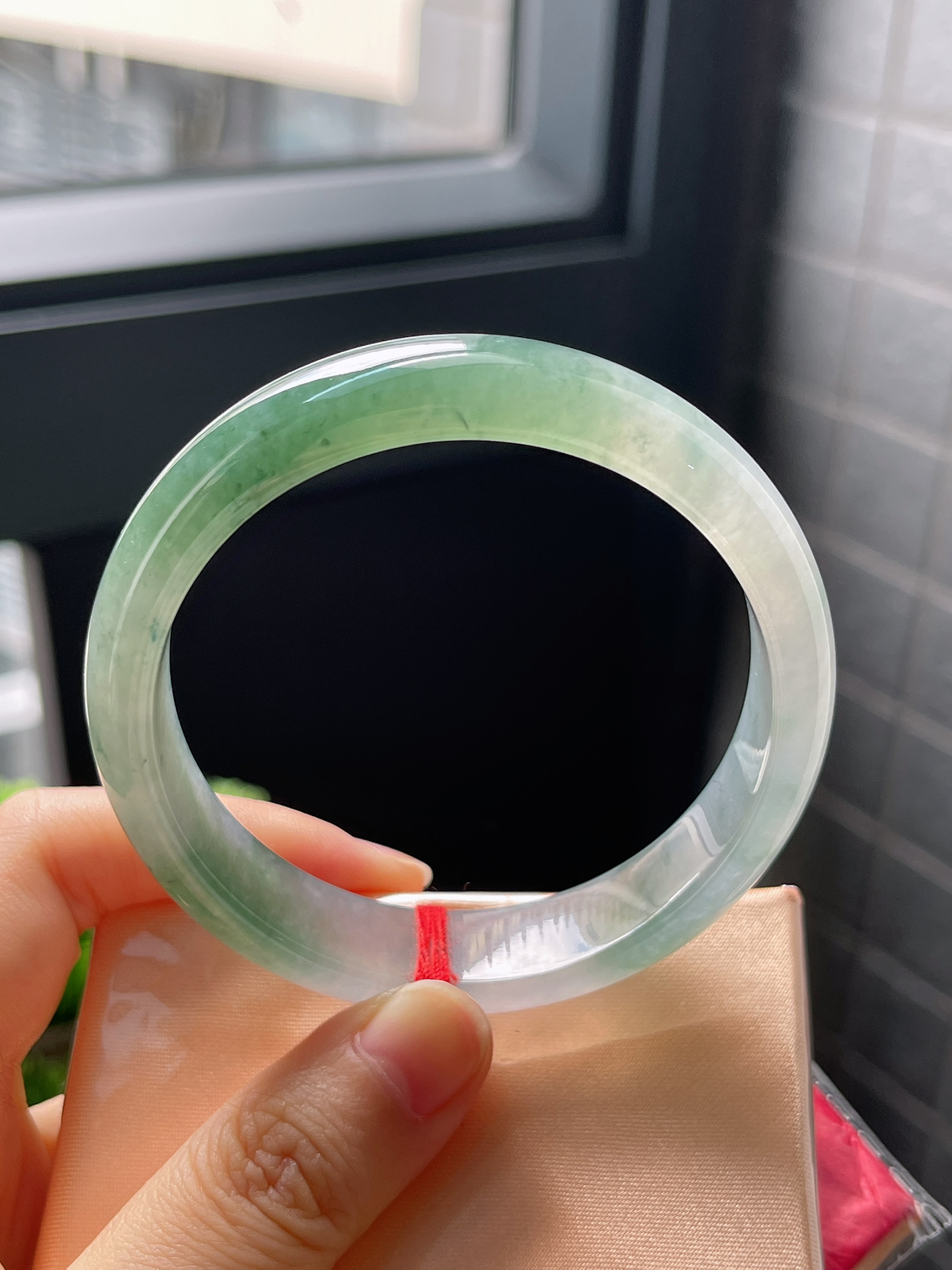 圈口56.5，冰糯种绿色翡翠正圈手镯9.2