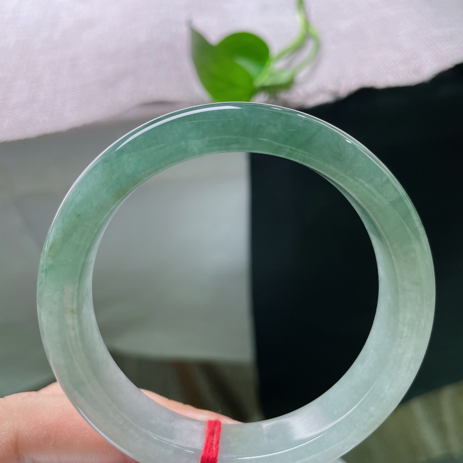 秒杀特惠，56.1/12.3/8.5，色线，半山半水，深浅色自然交融，意境清幽温润。ss56279a