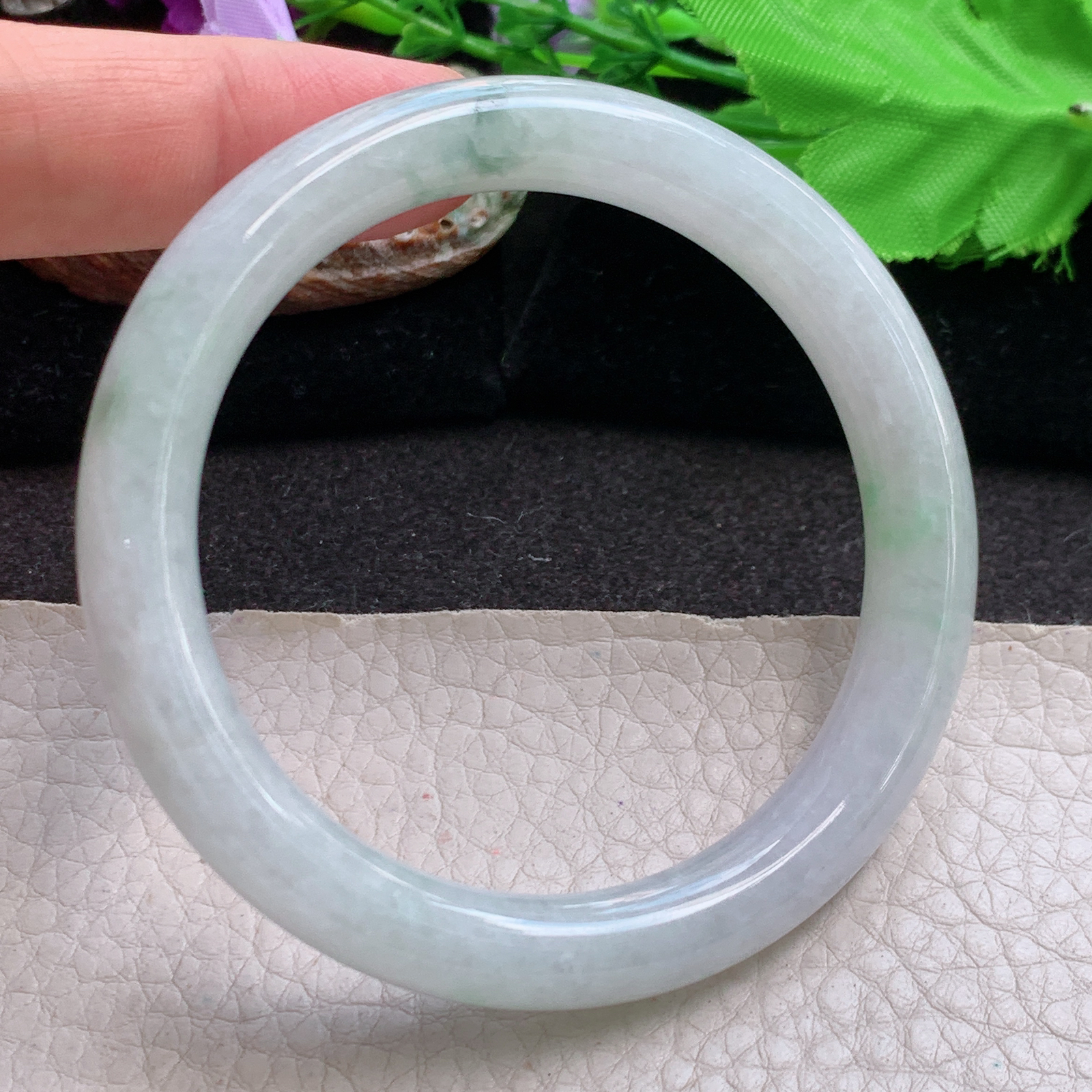 js自然光56*9.3*9叮当镯 缅甸翡翠a货玉手镯高品质飘花圆条玉手环